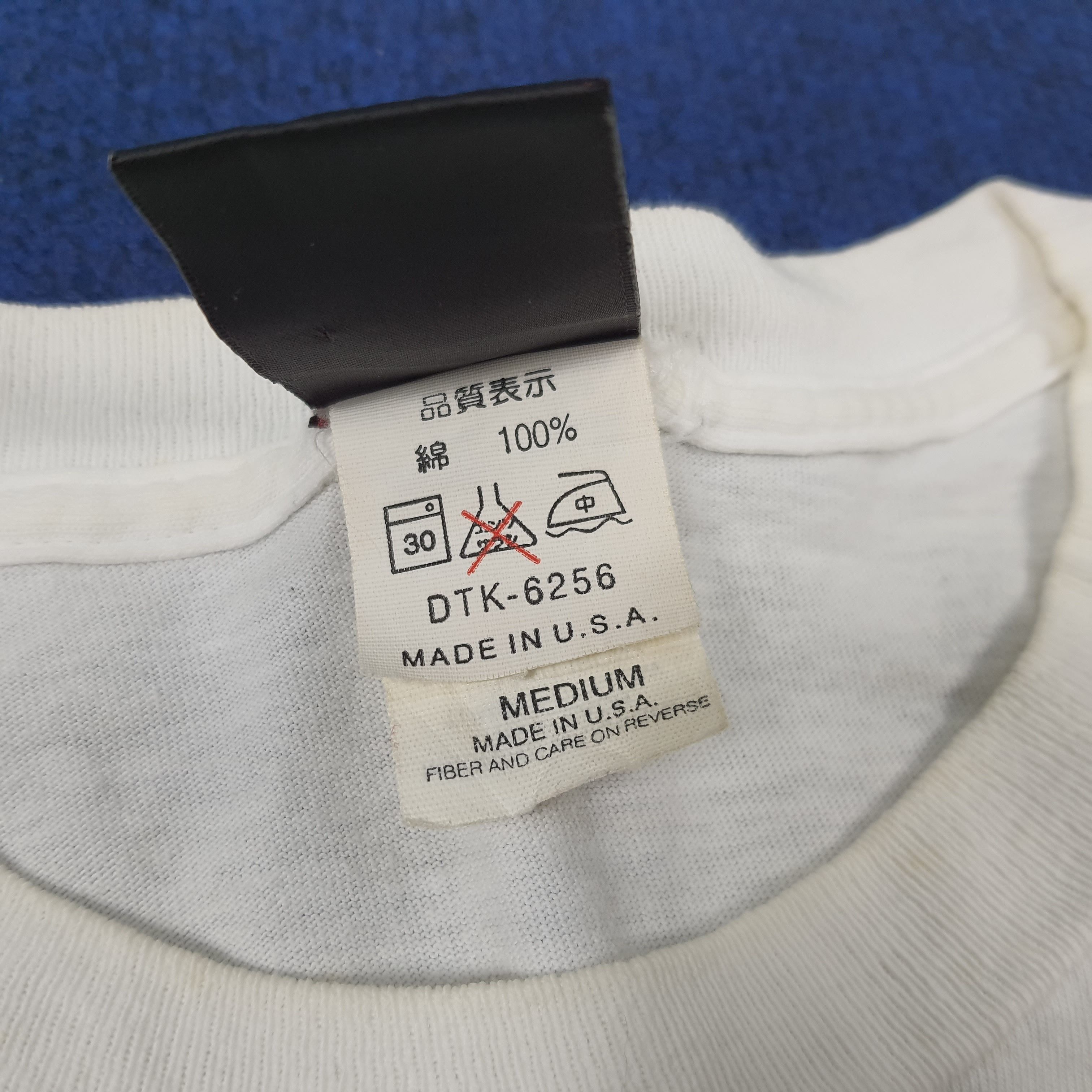 Disney × Vintage Vintage Disney's Beauty and the Beast Musical T-shirt Size US M / EU 48-50 / 2 - 5 Thumbnail