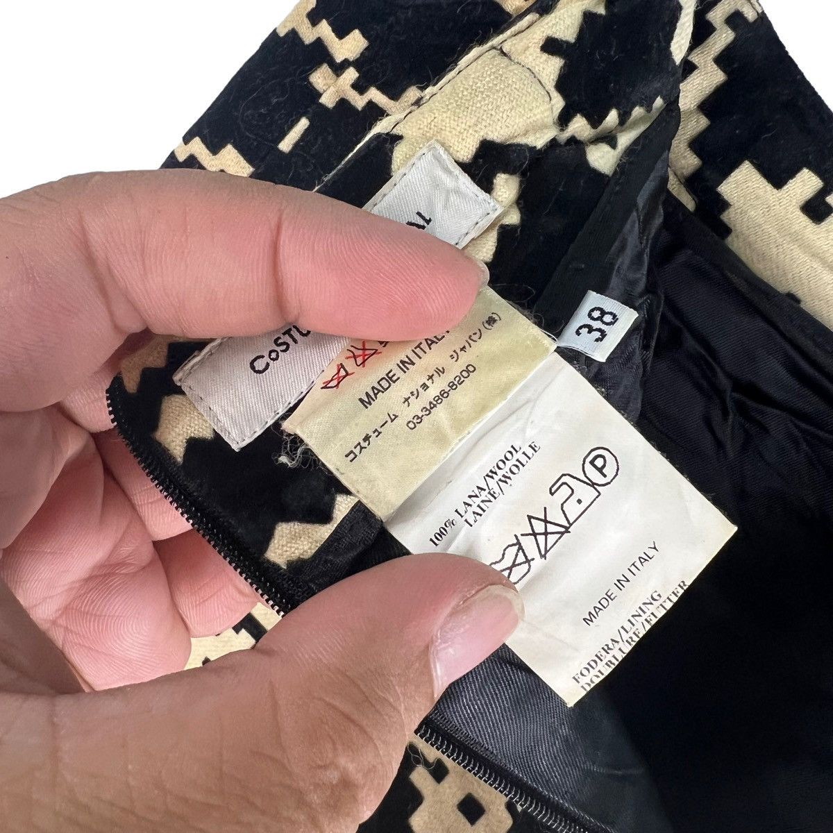Vintage 🔥VTG DIGITAL CAMO DESIGN MINI SKIRT COSTUME NATIONAL Size 26" / US 2 / IT 38 - 10 Thumbnail