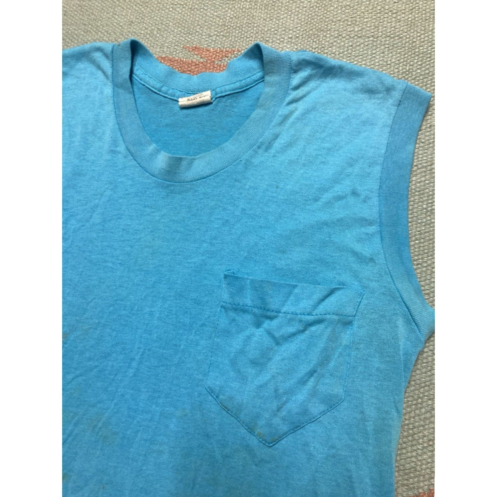 Altea VINTAGE 80s sleeveless pocket t shirt teal blue muscle worn soft medium Blue T-Shirt Men Sleeveless Pockets 80s Vintage M & M Medium Size US M / EU 48-50 / 2 - 5 Thumbnail