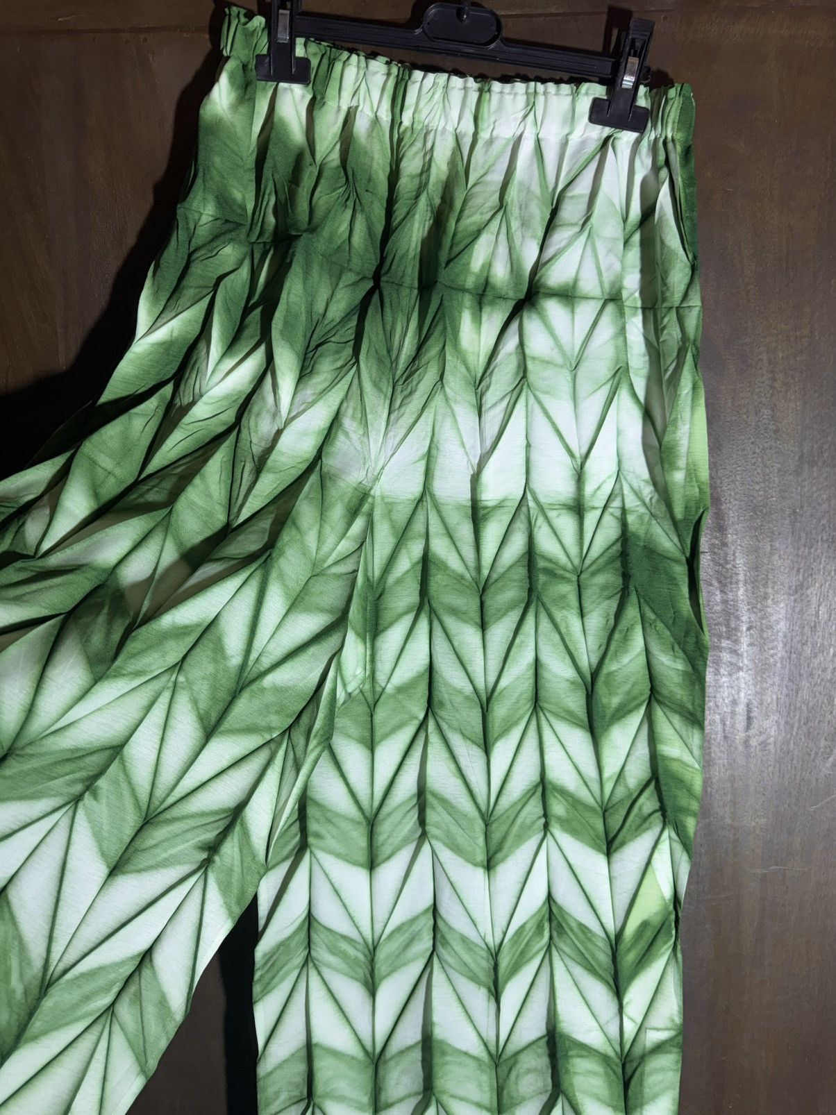 Issey Miyake issey myake green tie&dye origami pleat 3 jp Size 27" / US 4 / IT 40 - 6 Thumbnail