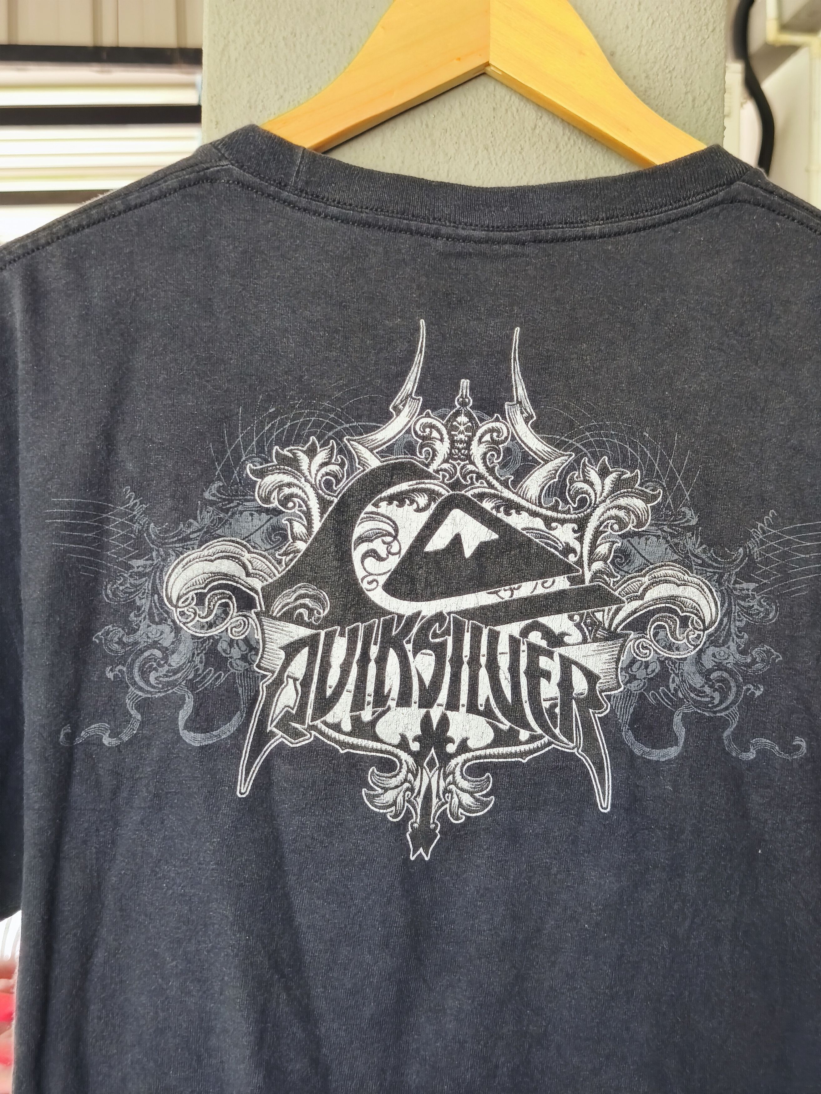 Quiksilver Vintage Y2K Quiksilver Tribal Crest Big Back Hit Faded 21x28 Size US M / EU 48-50 / 2 - 6 Thumbnail
