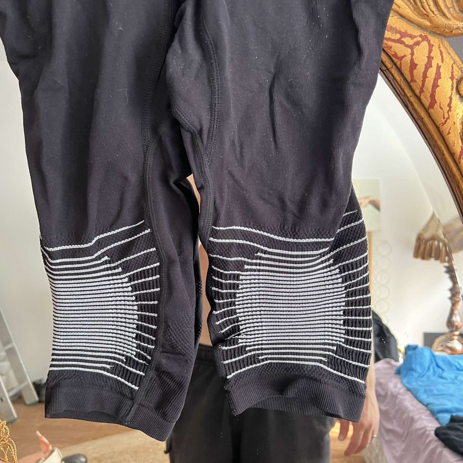 Other X-bionic 2 Piece Set Energy Short Sleevee + Cropped Pants Size US M / EU 48-50 / 2 - 7 Thumbnail
