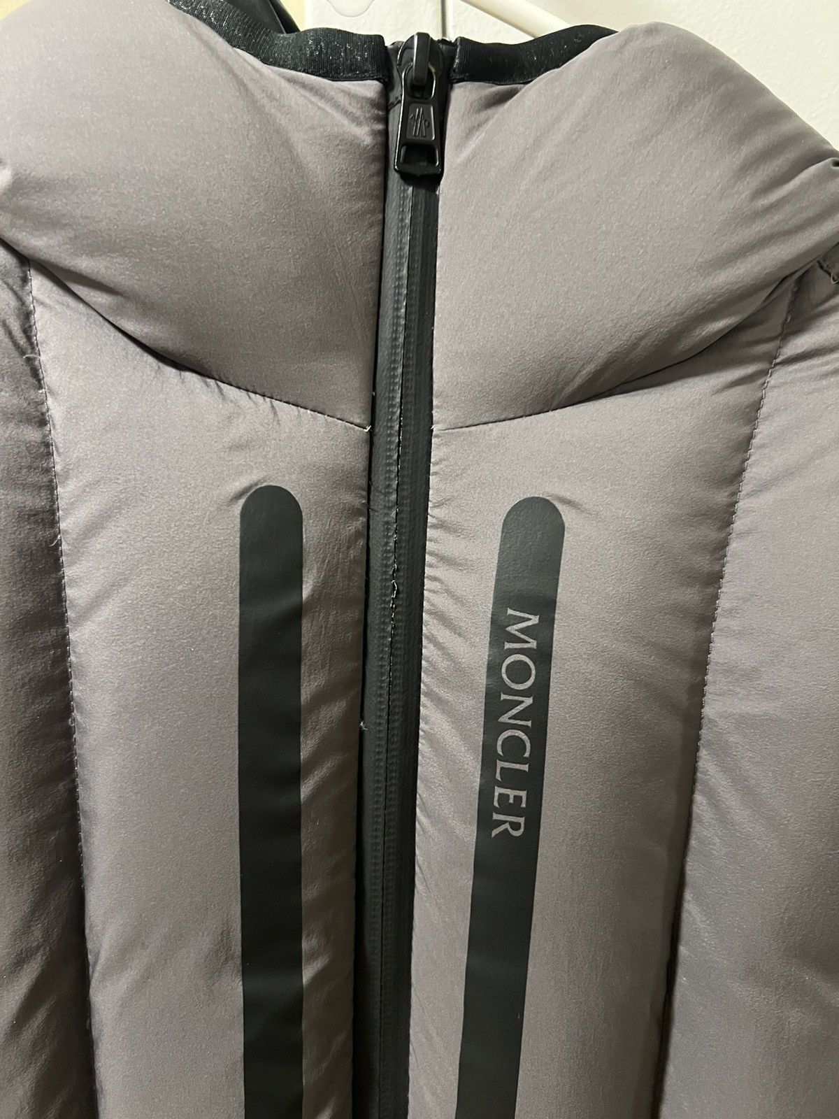 Moncler Moncler Arcachon Giubbotto Hooded Down Jacket Gray Nylon Size US M / EU 48-50 / 2 - 3 Thumbnail