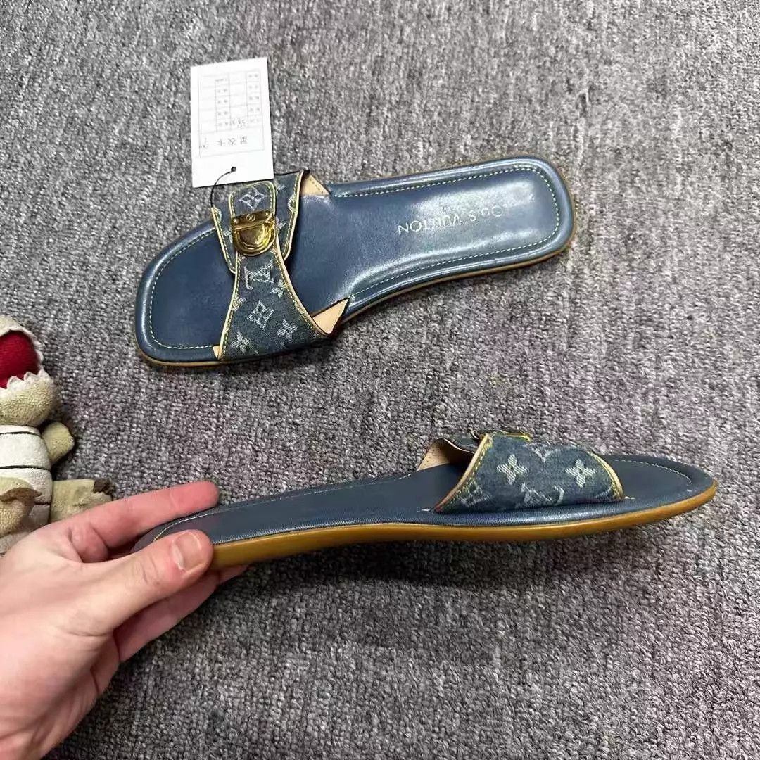 Louis Vuitton LV Monogram Slippers Mint 38.5 Size US 8 / IT 38 - 3 Thumbnail