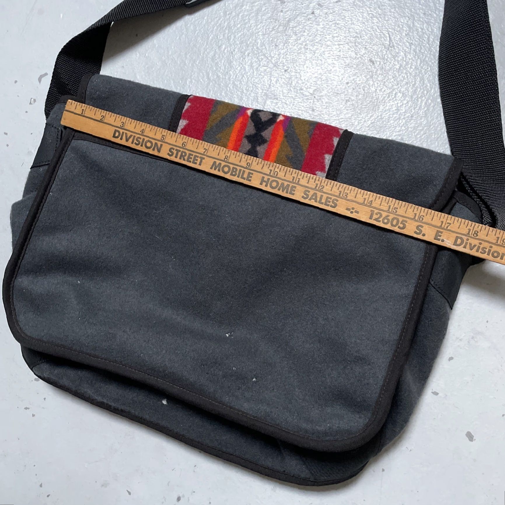 Pendleton VINTAGE Pendleton High Grade Western Wear Messenger Bag Aztec Pattern Made USA Size ONE SIZE - 4 Thumbnail