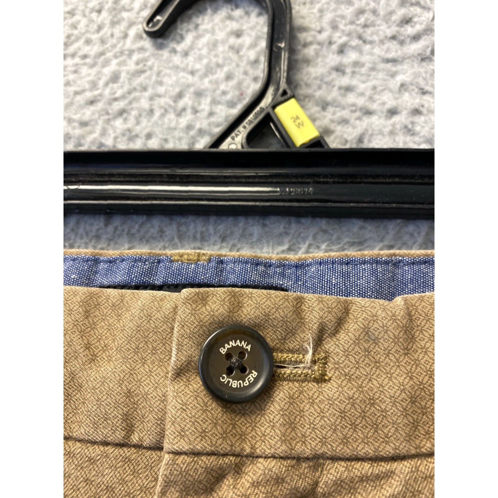 Banana Republic BANANA REPUBLIC Mens Chino Pants Light Brown 36x30 Straight Fit 5-Pocket Easy Care Machine Washable Size US 36 / EU 52 - 3 Thumbnail
