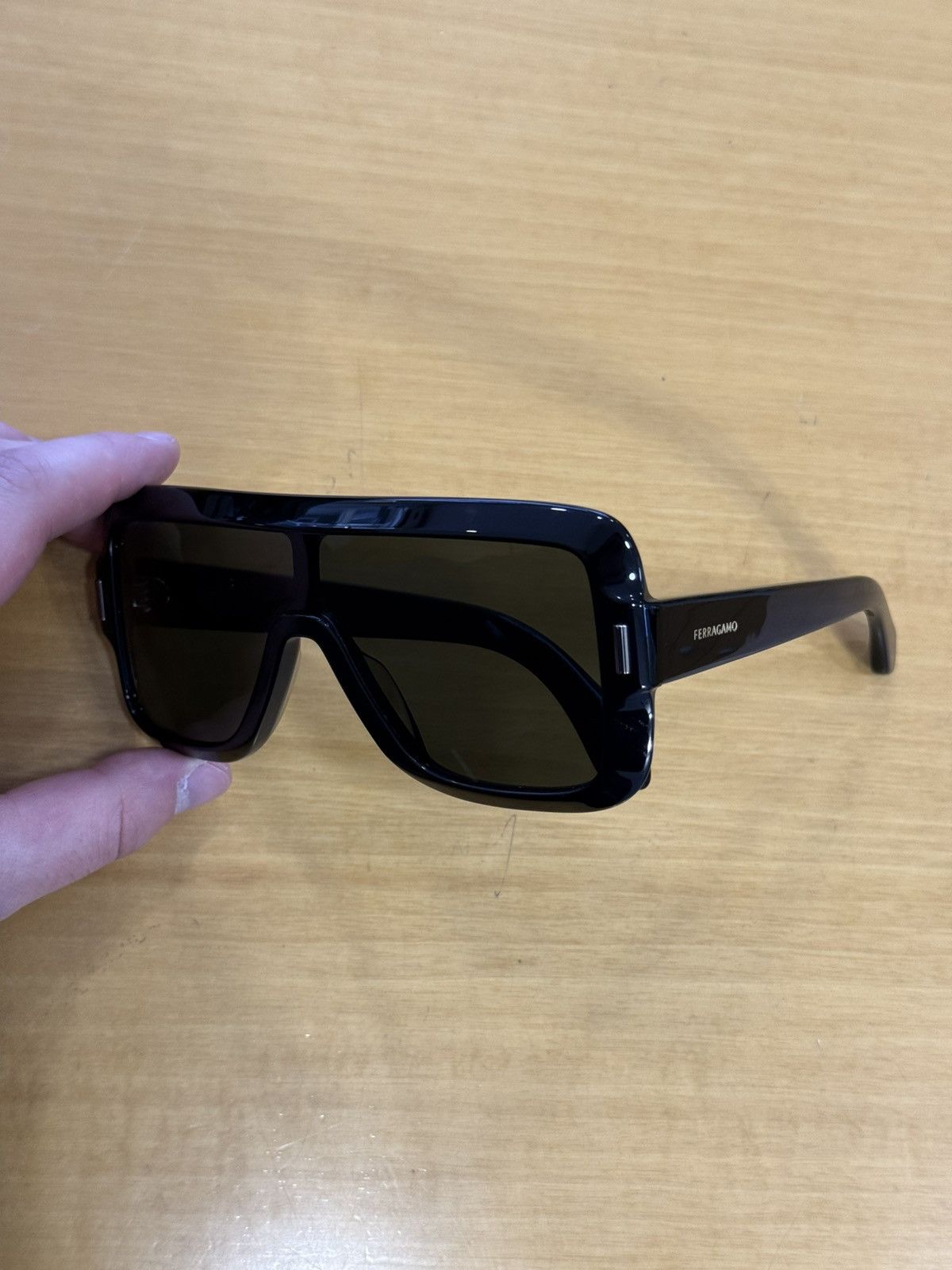 Salvatore Ferragamo Ferragamo Sunglasses SF2061SE 001 Size ONE SIZE - 2 Thumbnail