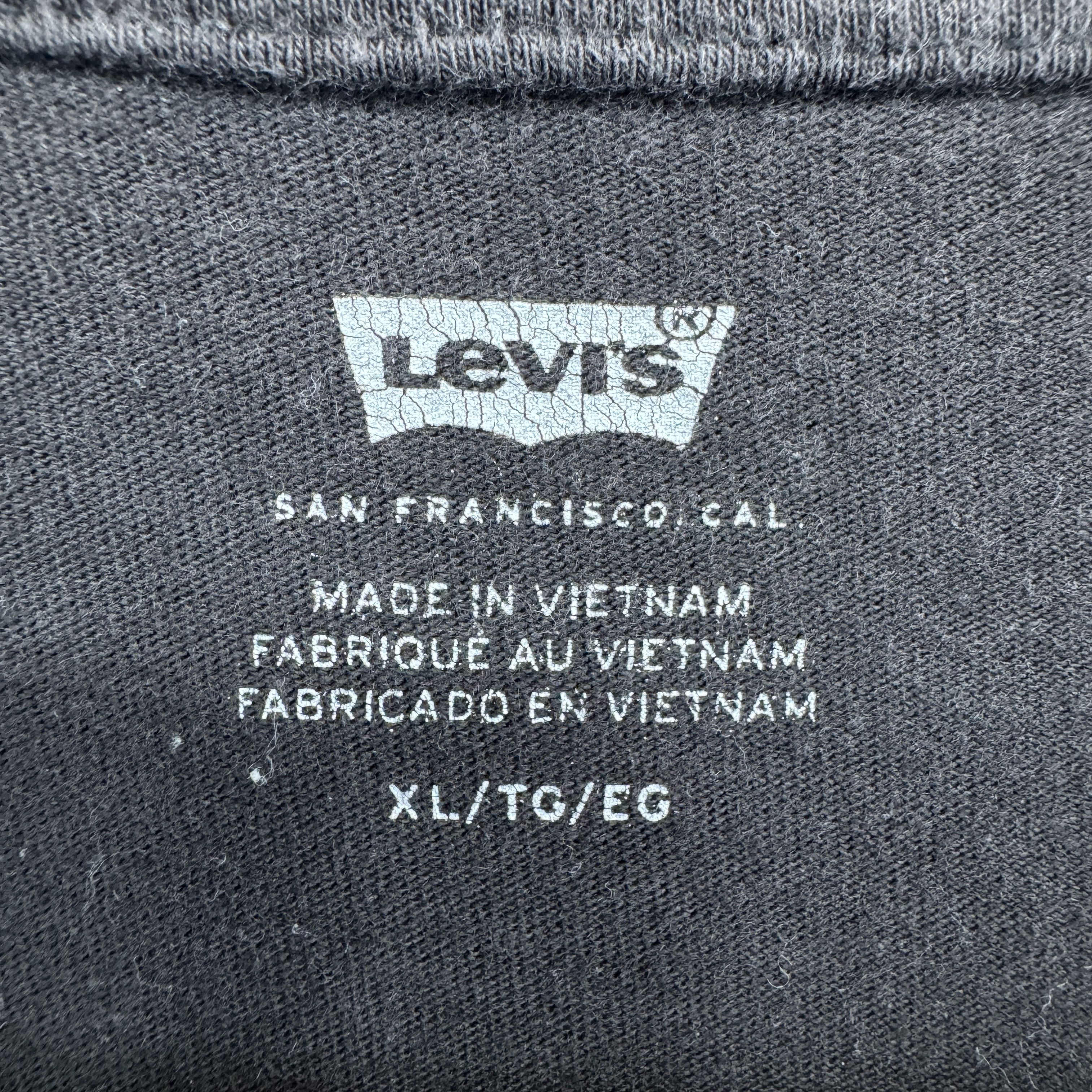 Levi's Levis Red Batwing Logo Paint Defect Tshirt Size US XL / EU 56 / 4 - 6 Thumbnail