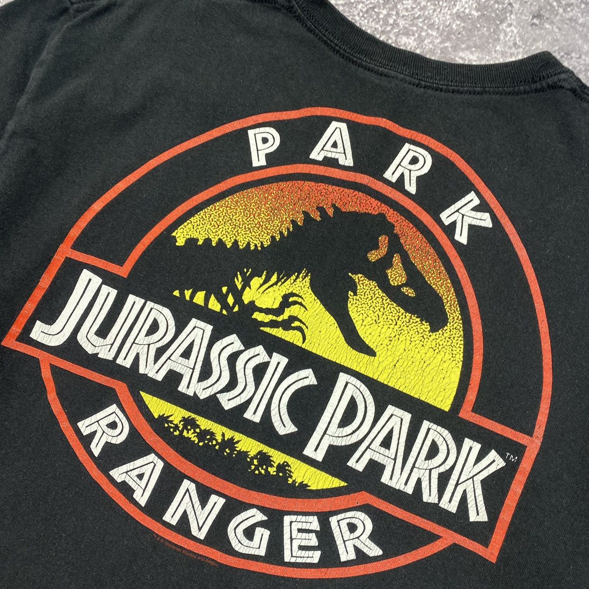 Vintage Vintage Jurassic Park Ranger 00’s Big Graphic logo tee Size US M / EU 48-50 / 2 - 4 Thumbnail