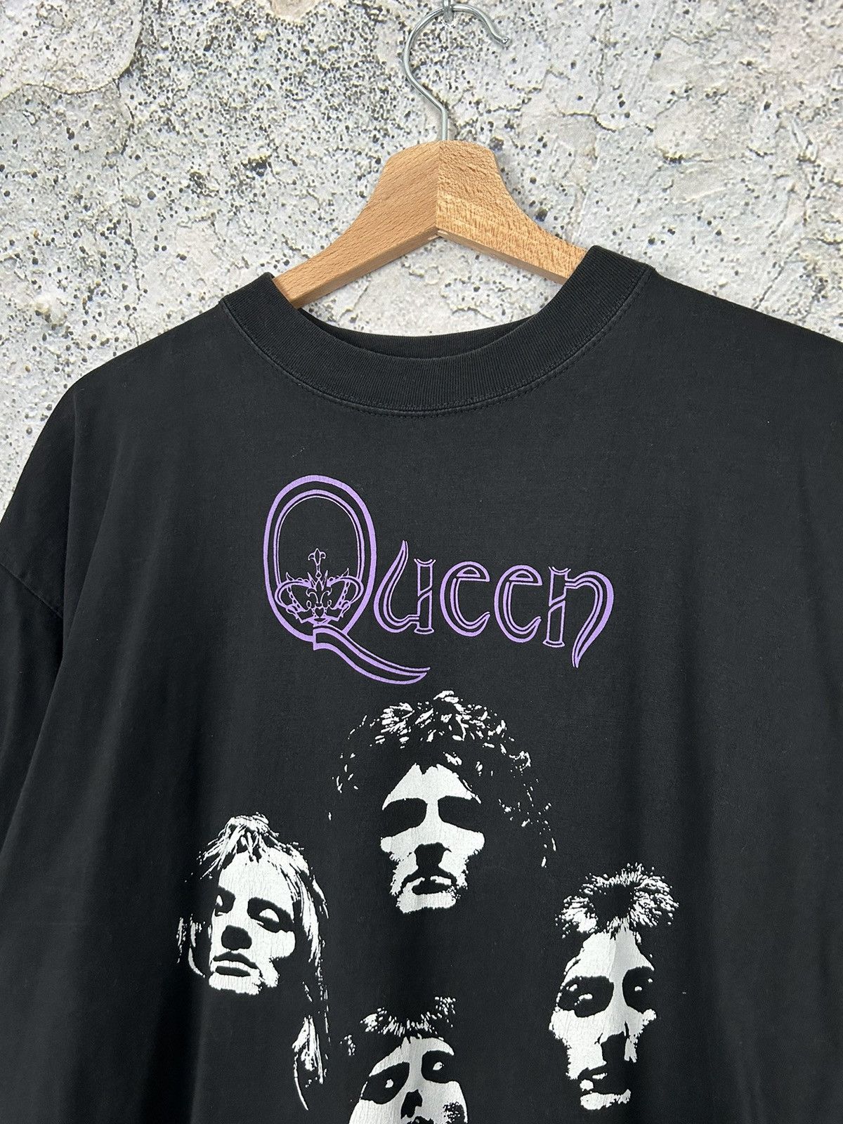 Band Tees Vintage Queen 1995 Ultra Rare Rock Band Tee Graphic 90s Size US XL / EU 56 / 4 - 3 Thumbnail
