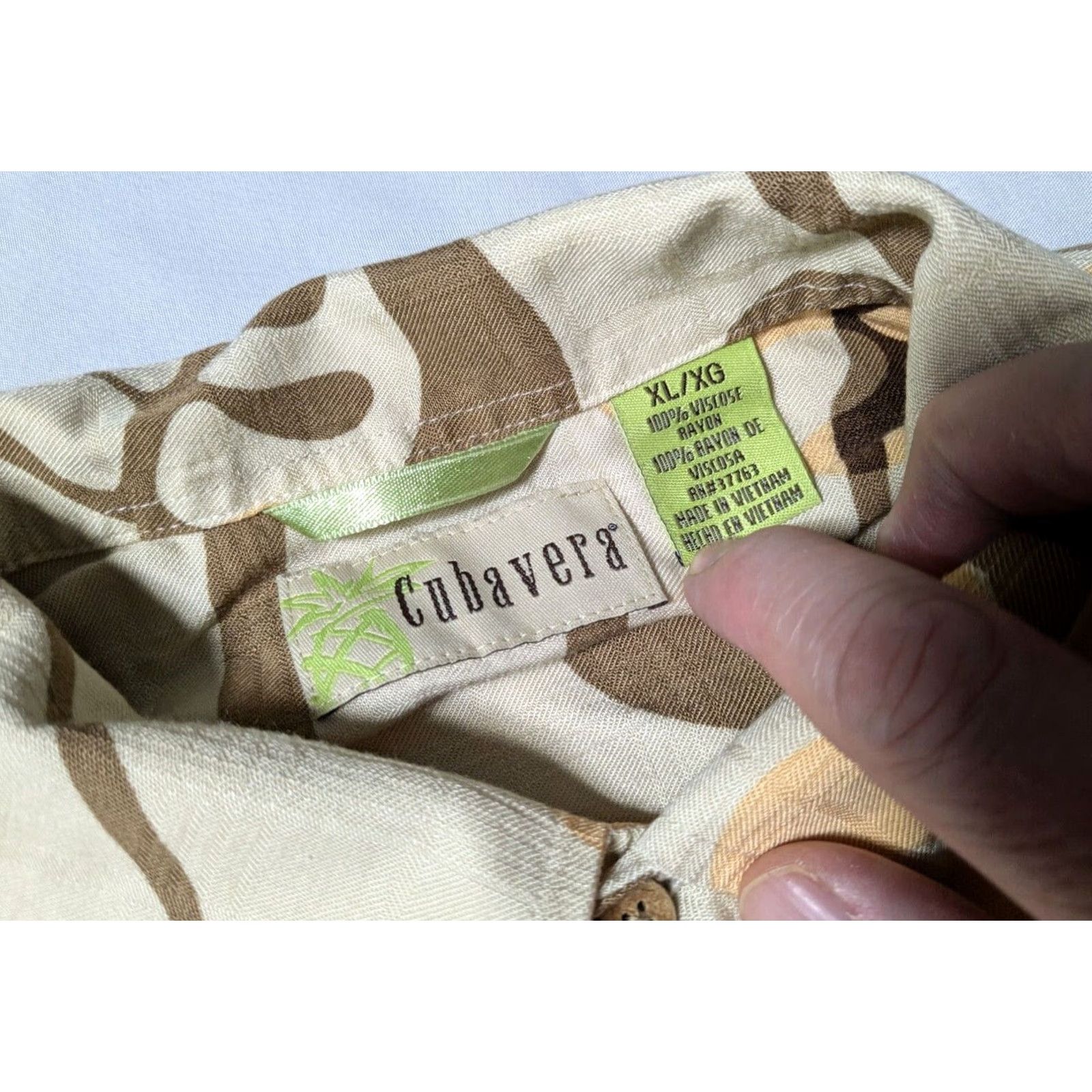 Cubavera CUBAVERA Men XL Khaki Leaf Allover Print Button-Up Hawaiian Shirt Size US XL / EU 56 / 4 - 6 Thumbnail