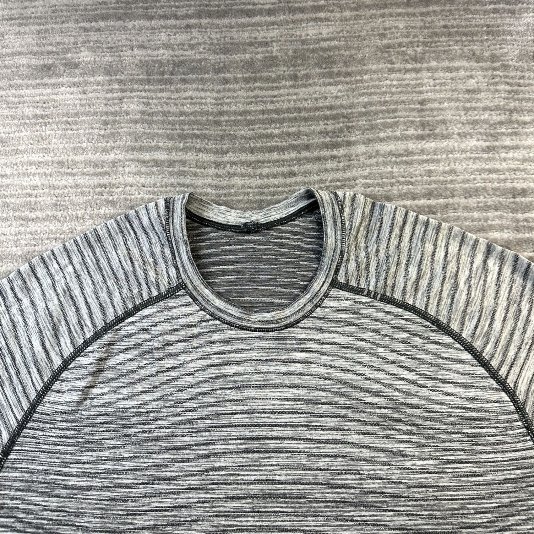 Lululemon Lululemon Shirt Mens M Gray Metal Vent Tech 2.0 Gym Running Training Short Sleeve Crew Neck Moisture Wicking Lightweight Athletic Regular Slim Fit Size US M / EU 48-50 / 2 - 3 Thumbnail