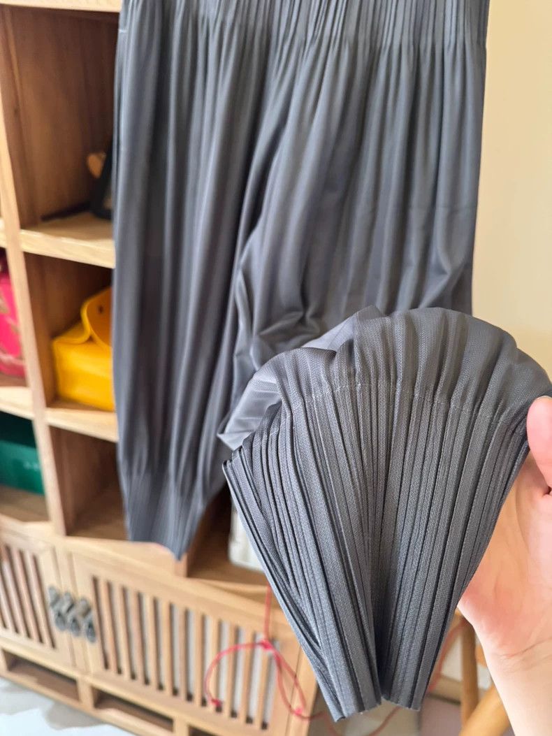 Issey Miyake Issey Miyake size:2 Grey pleated puff pants Size 31" - 5 Thumbnail