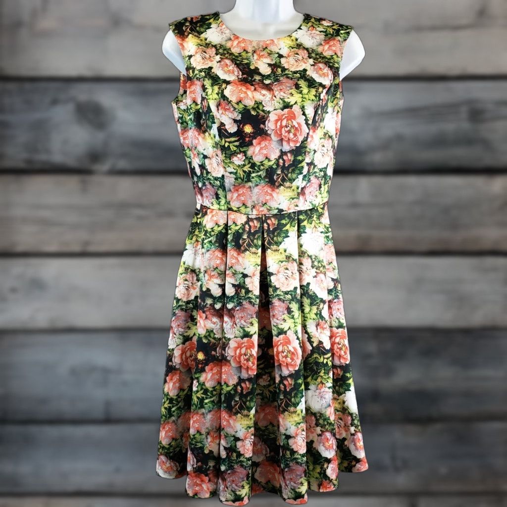 Vintage DV Collection Womens Dress Sleeveless Size 40 Pink Green Floral Side Zip Party Cocktail Knee Length Womens Fit & Flare Size S / US 4 / IT 40 - 1 Thumbnail