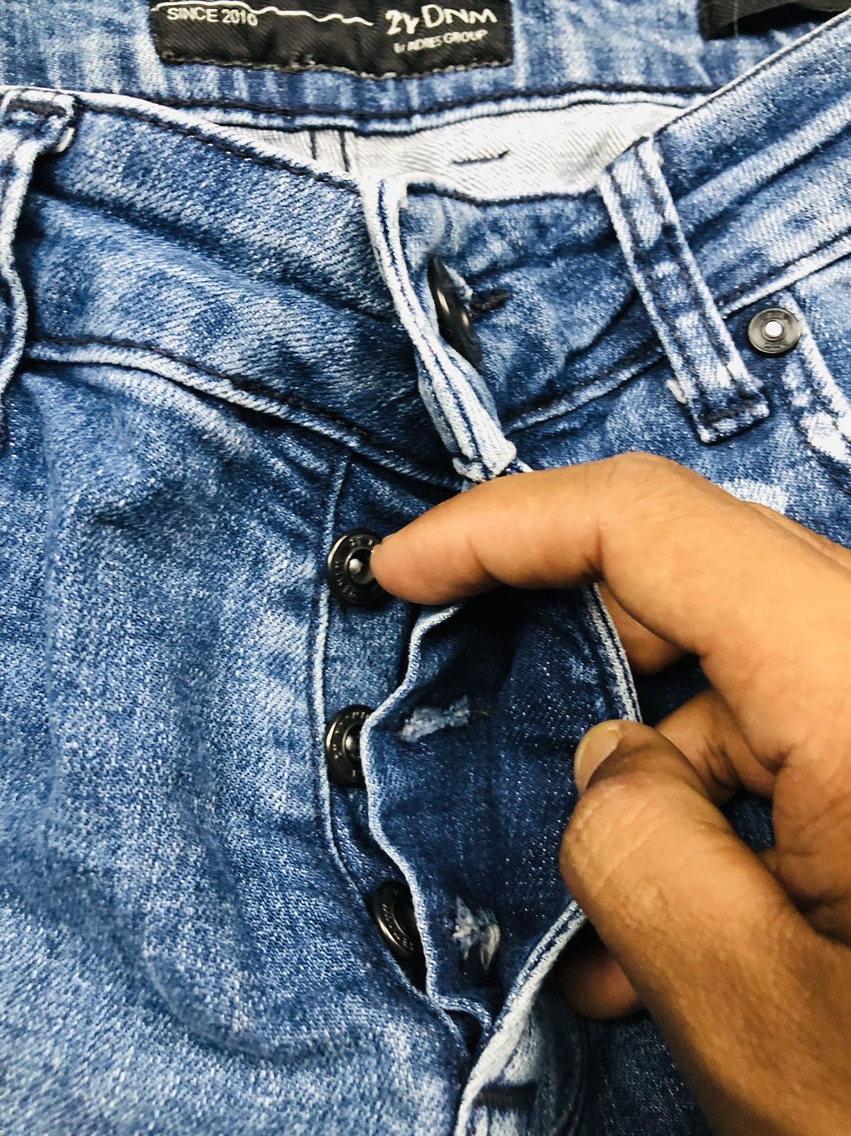 Other 2Y DNM Distress Jeans (33) Size US 29 - 12 Thumbnail