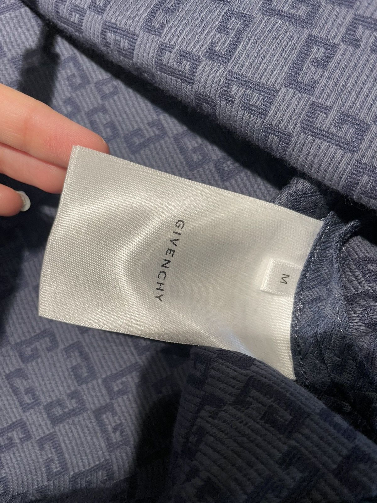 Givenchy Monogrammed shirt Size US M / EU 48-50 / 2 - 5 Thumbnail