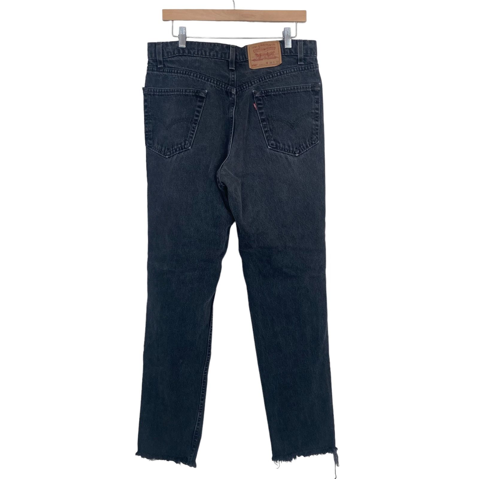 Levi's Levis 550 High Waisted Black Distressed Mom Jeans Sz 34 Size 34" / US 12 / IT 48 - 3 Thumbnail