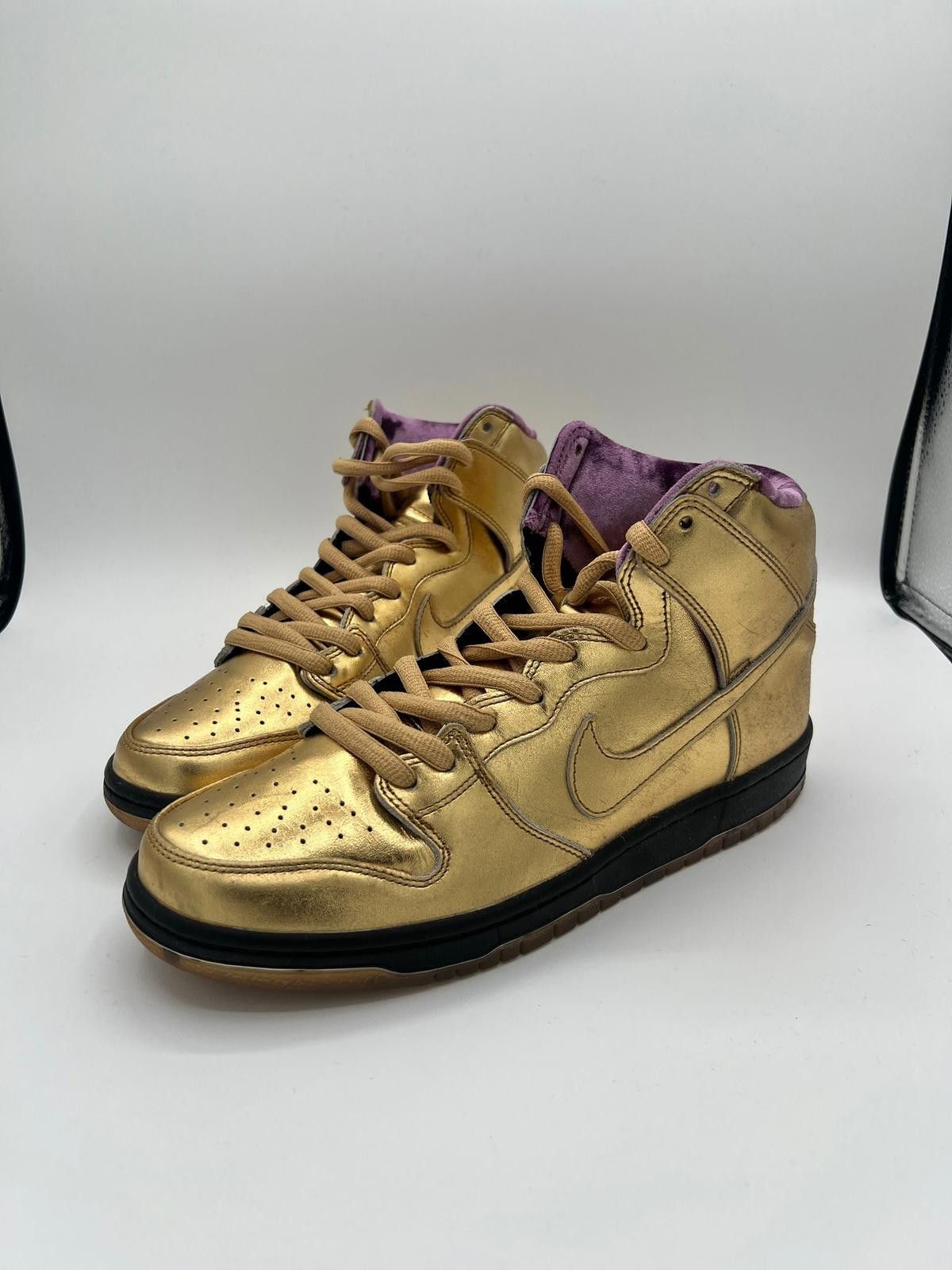 Nike Nike Men's SB Dunk High Humidity AV4168-776 Metallic Gold Size US 9 / EU 42 - 1 Thumbnail