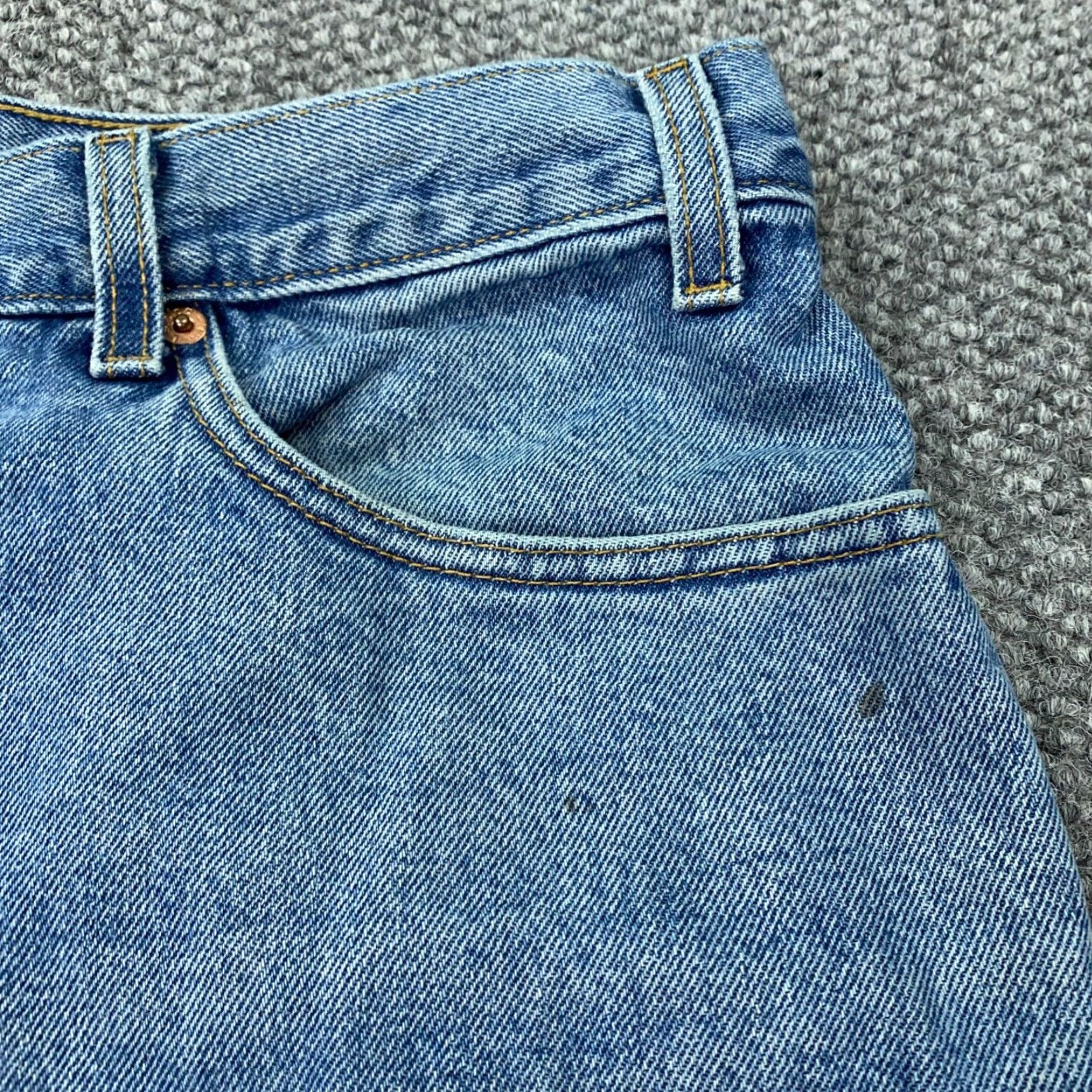 Levi's VINTAGE Levi's 505 Jeans Mens 40x30 Blue Regular Straight Light Wash Y2K Strai​ght 5-Pocket Denim 30 In Inseam Jeans Mens Regular 40 Levi's 500 Series Size US 38 / EU 54 - 3 Thumbnail