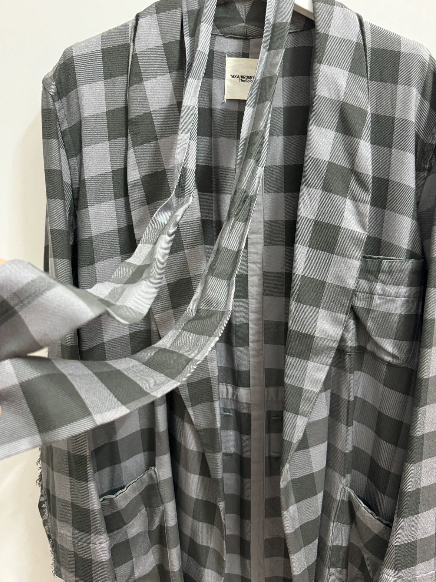 Takahiromiyashita The Soloist. TAKAHIROMIYASHITA THE SOLOIST robe 44 100% silk Size US S / EU 44-46 / 1 - 4 Thumbnail
