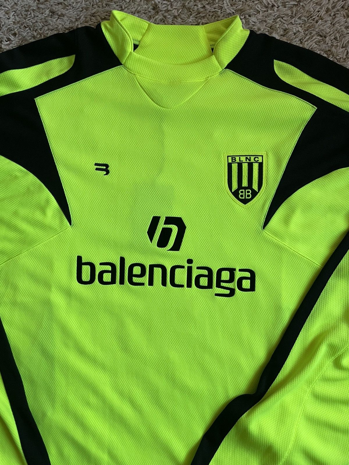 Balenciaga Balenciaga Long Sleeve Soccer Jersey Size US S / EU 44-46 / 1 - 2 Thumbnail