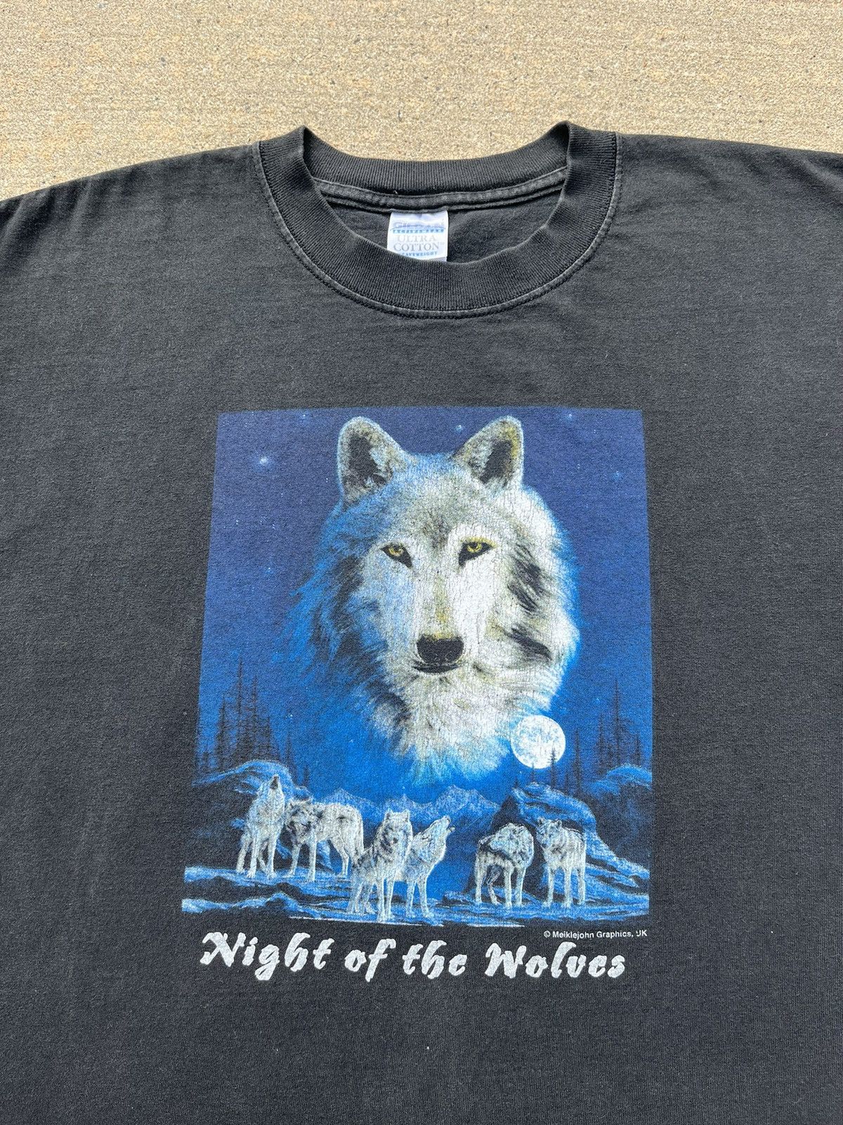 Vintage VINTAGE Y2K ANIMALS “NIGHT of the WOLVES” FADED T-SHIRT Size US XL / EU 56 / 4 - 5 Thumbnail