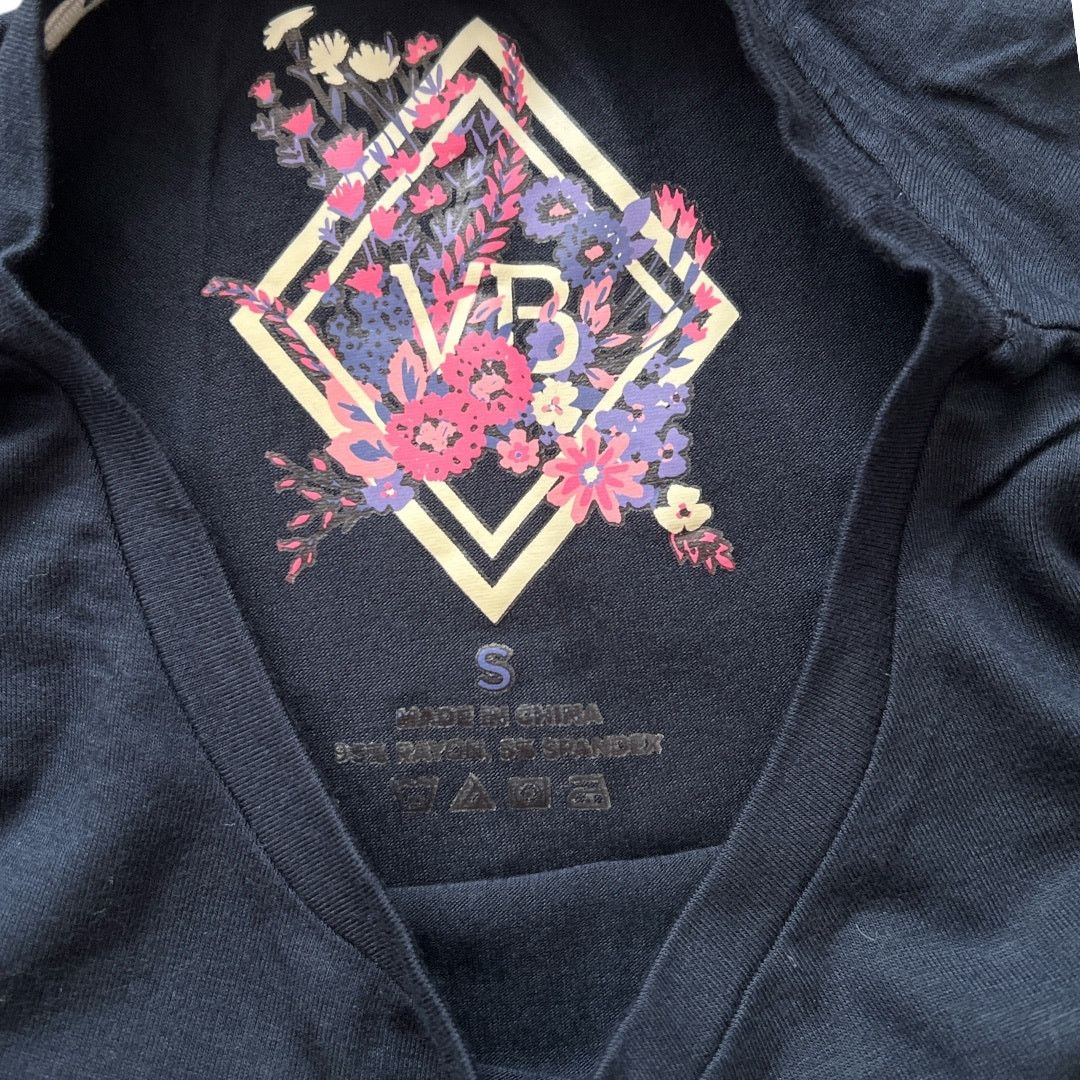 Vera Bradley VERA BRADLEY Classic Navy Crew Neck Top w/ Tag, Small Size S / US 4 / IT 40 - 3 Thumbnail
