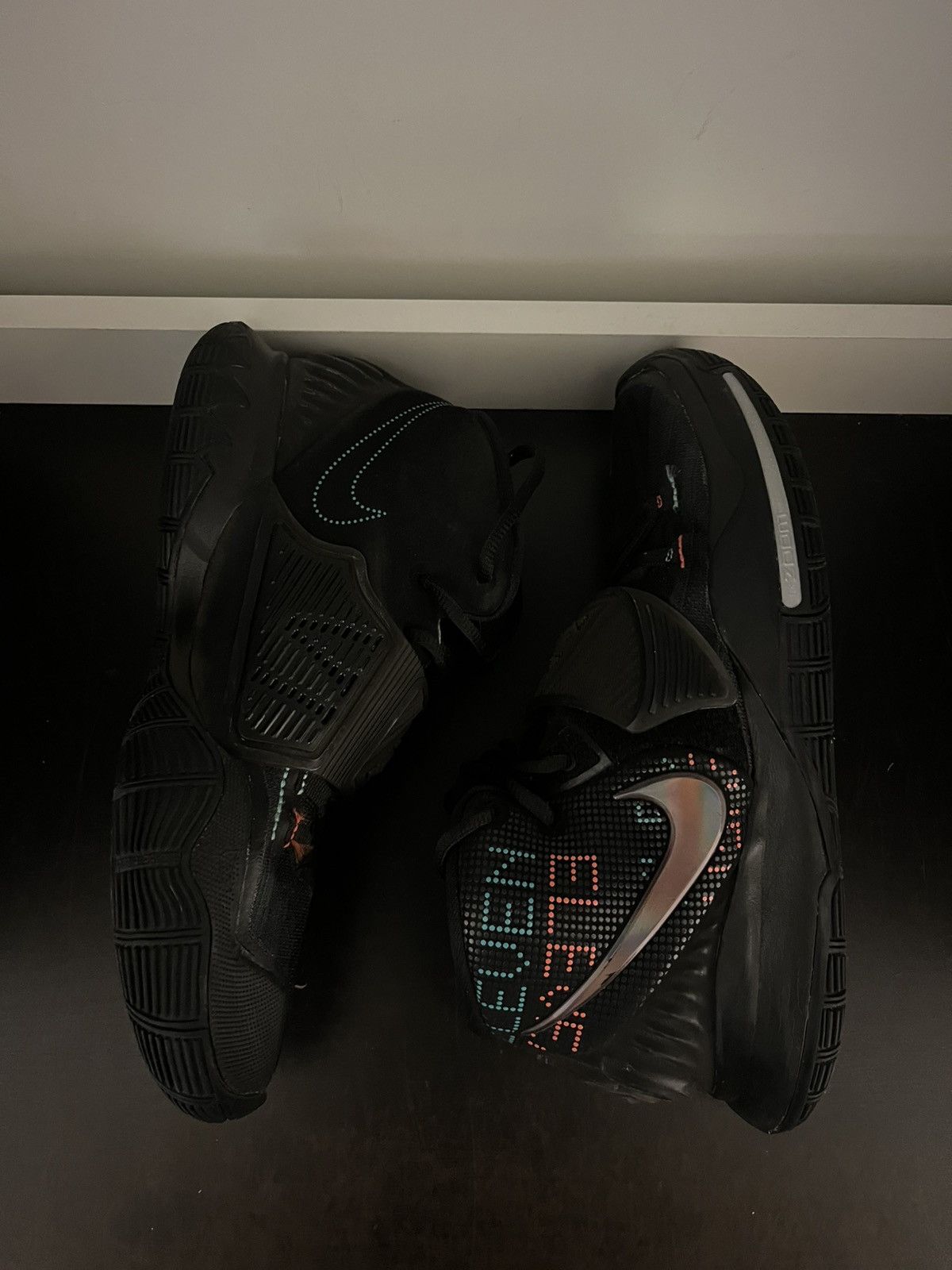 Nike Nike Kyrie 6 Shot Clock Men’s 9 BQ4630-006 Size US 9 / EU 42 - 2 Thumbnail
