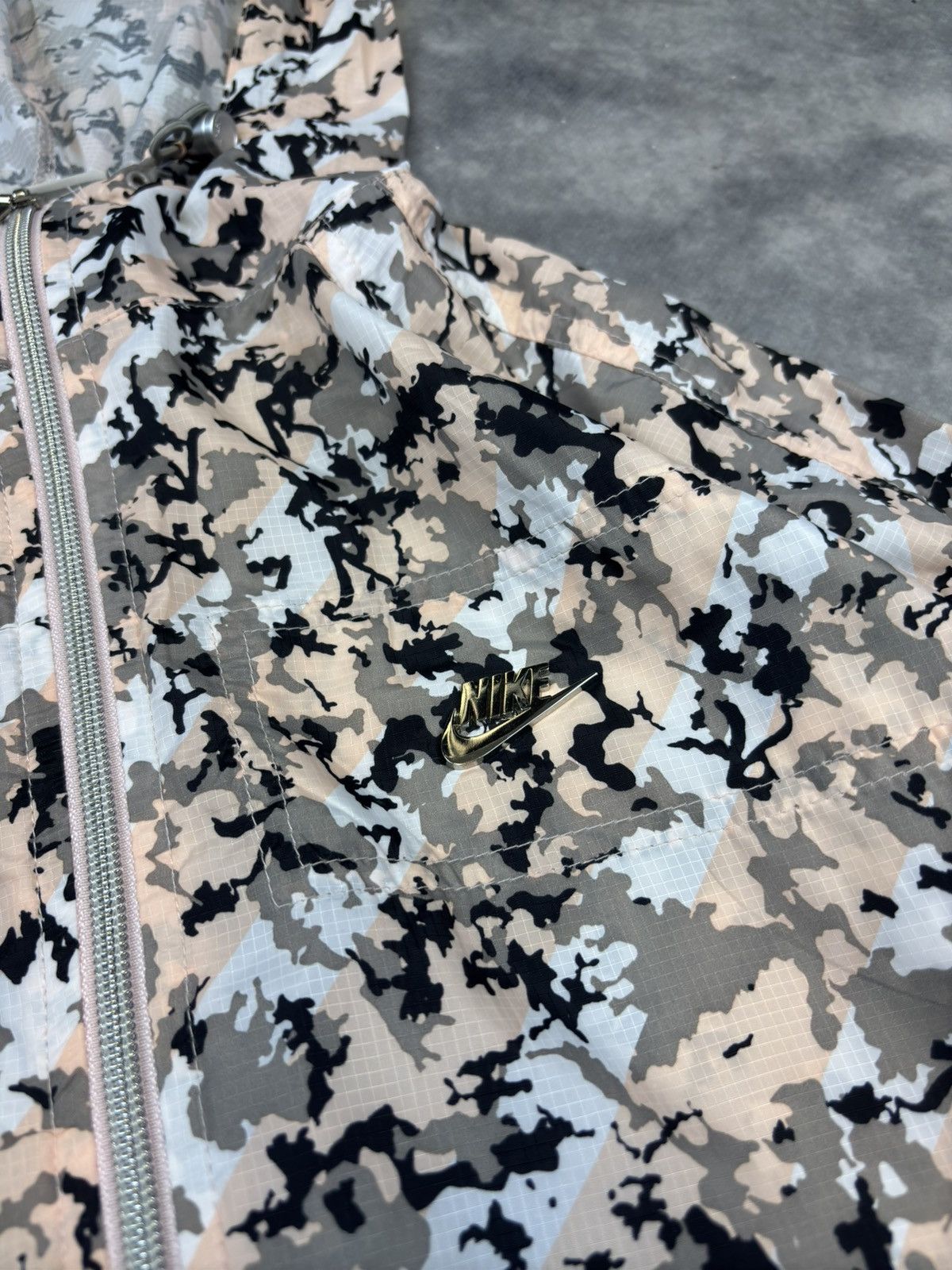 Nike × Vintage Y2K Nike Vintage Camouflage Metal Logo Light Jacket Size US M / EU 48-50 / 2 - 2 Thumbnail