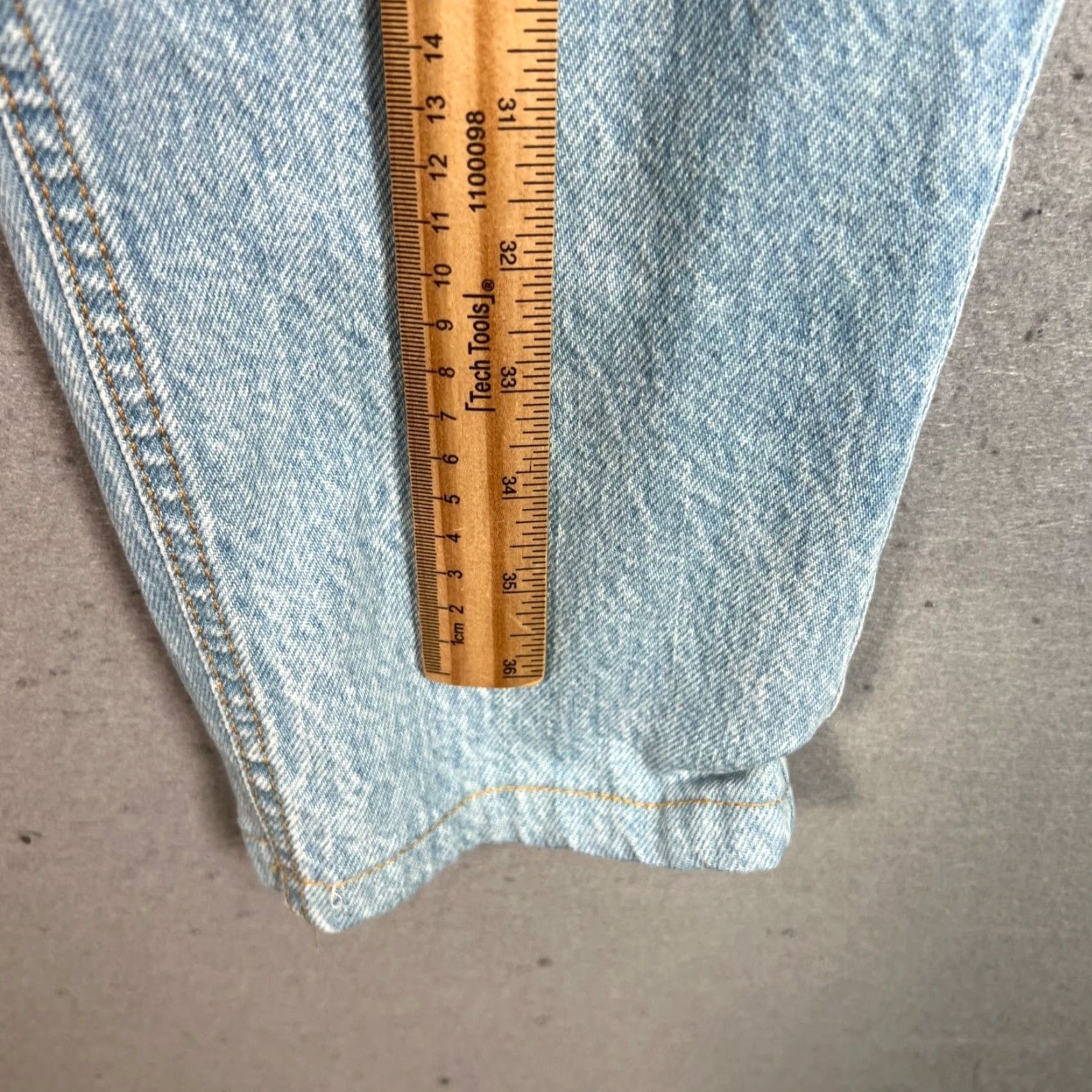 Vintage VINTAGE Whooz Blooz Womens 9 High-Waisted Light Wash Jeans w/ Beaded Pocket Size 30" / US 8 / IT 44 - 7 Thumbnail