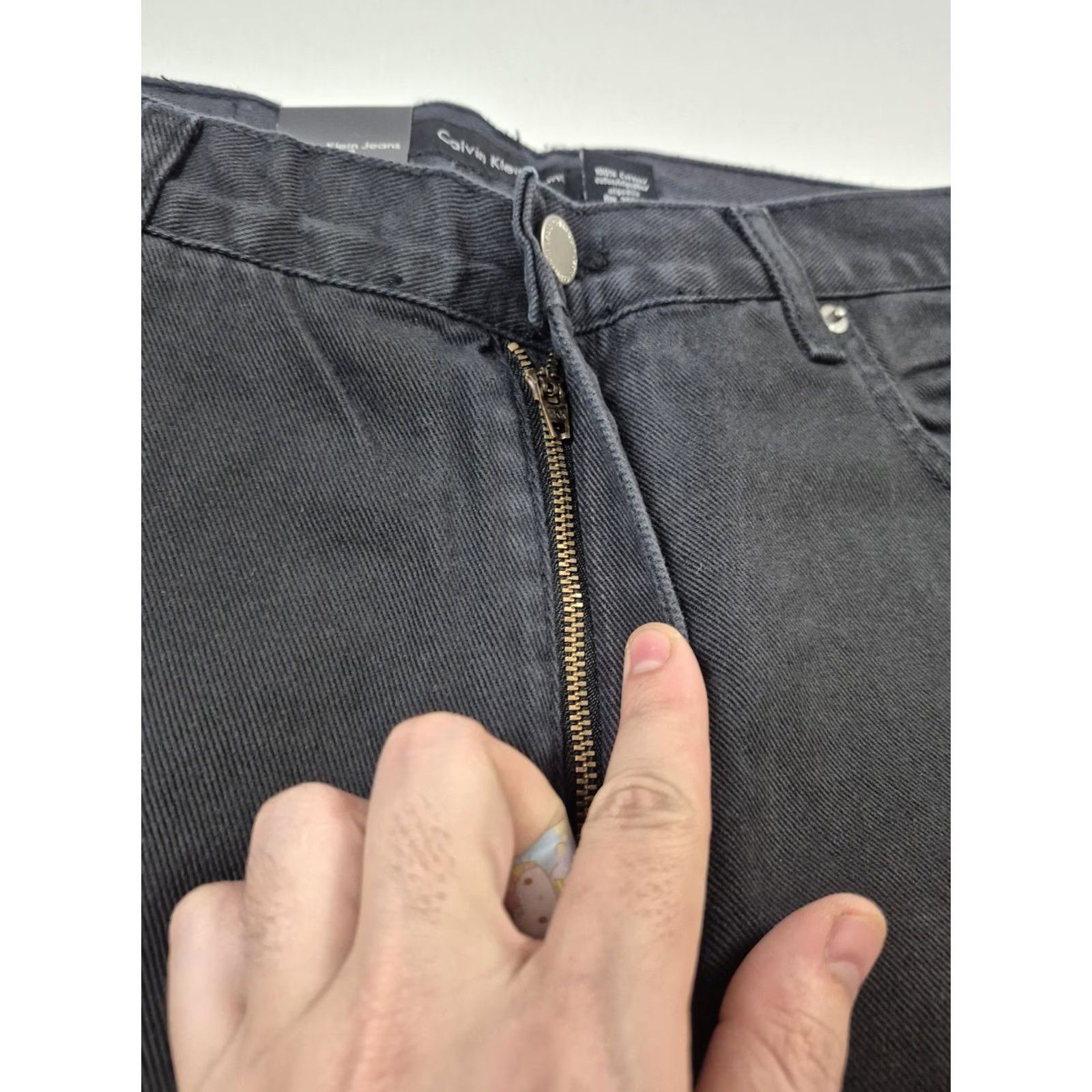 Vintage Calvin Klein Jeans Jeans Mens 34x32 Black High Rise Tapered Leg Denim Easy Fit Size US 34 / EU 50 - 3 Thumbnail