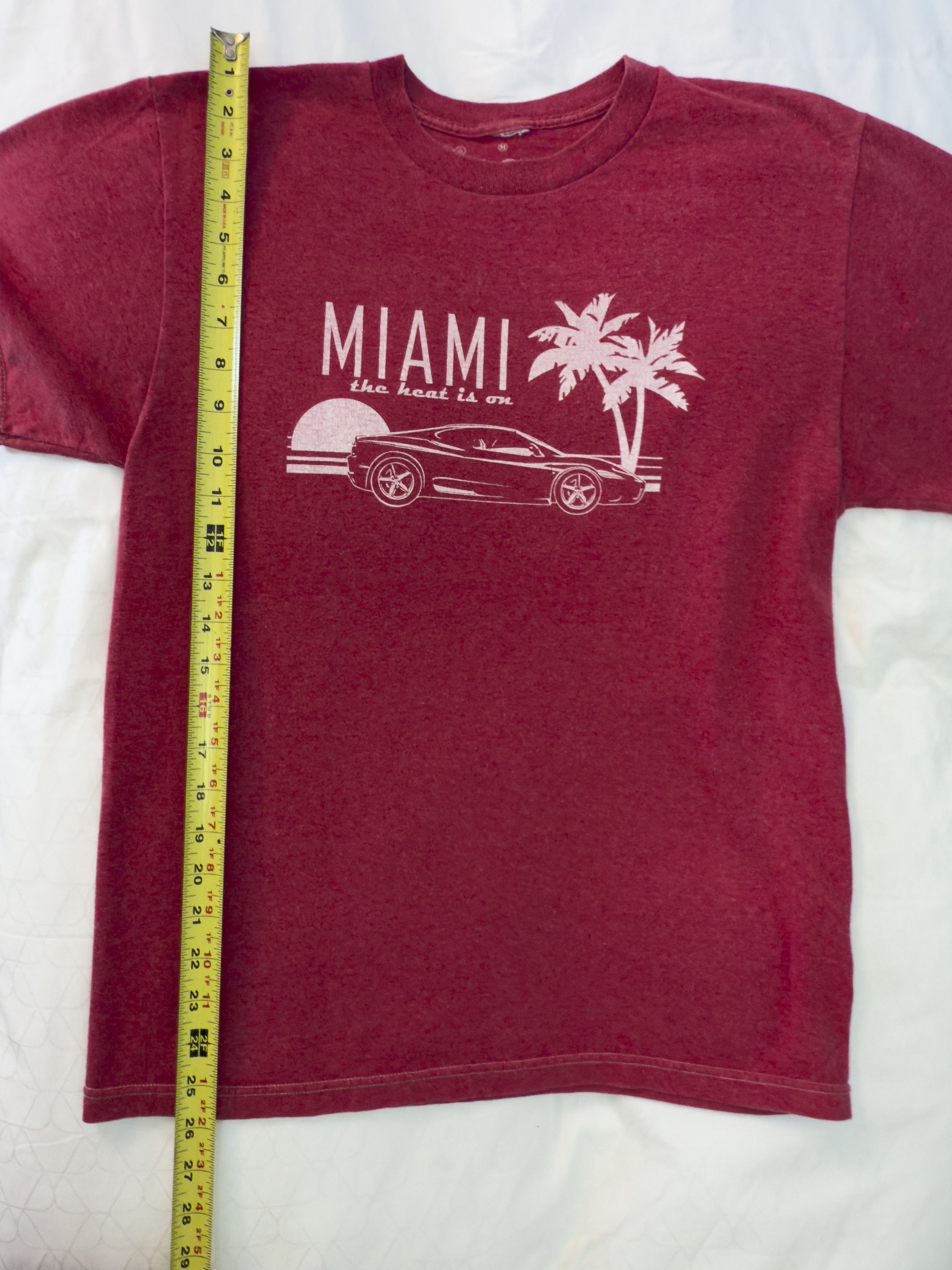 Other Vintage Miami “The Heat Is On” Graphic T-Shirt Size US M / EU 48-50 / 2 - 6 Thumbnail