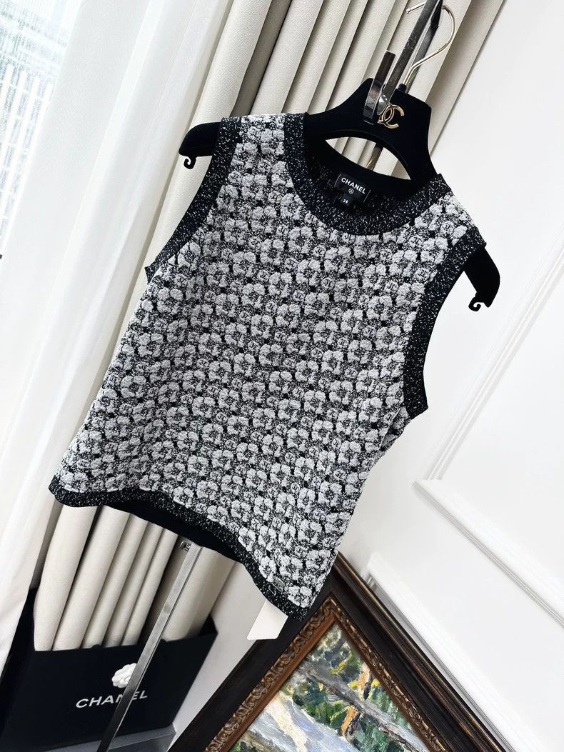Chanel 23K camellia double C silver silk versatile vest