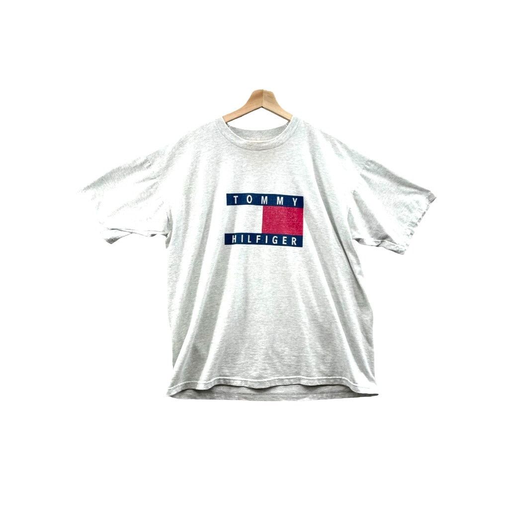 Fruit Of The Loom × Tommy Hilfiger × Vintage Vintage 1990's Tommy Hilfiger Center Logo Graphic T-Shirt Size US XL / EU 56 / 4 - 1 Thumbnail