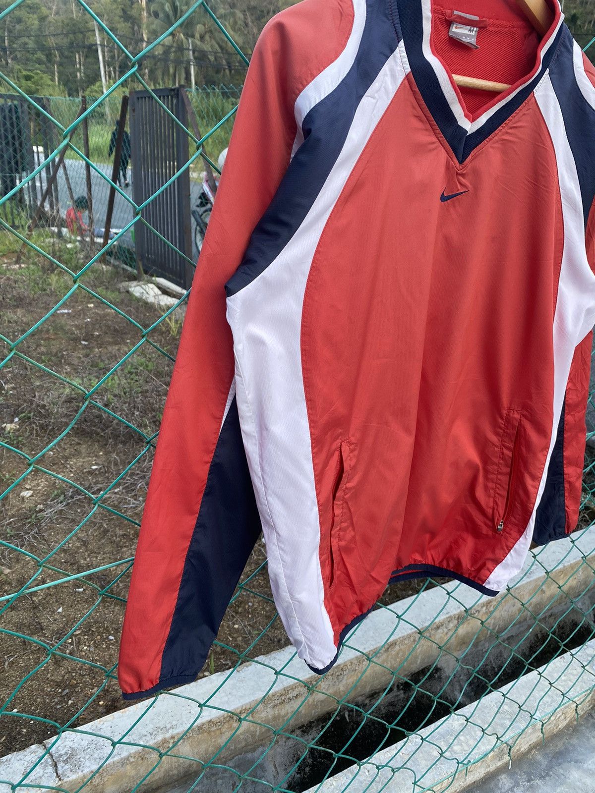 Nike × Vintage Nike Center Woven Training Sweater Size US M / EU 48-50 / 2 - 4 Thumbnail