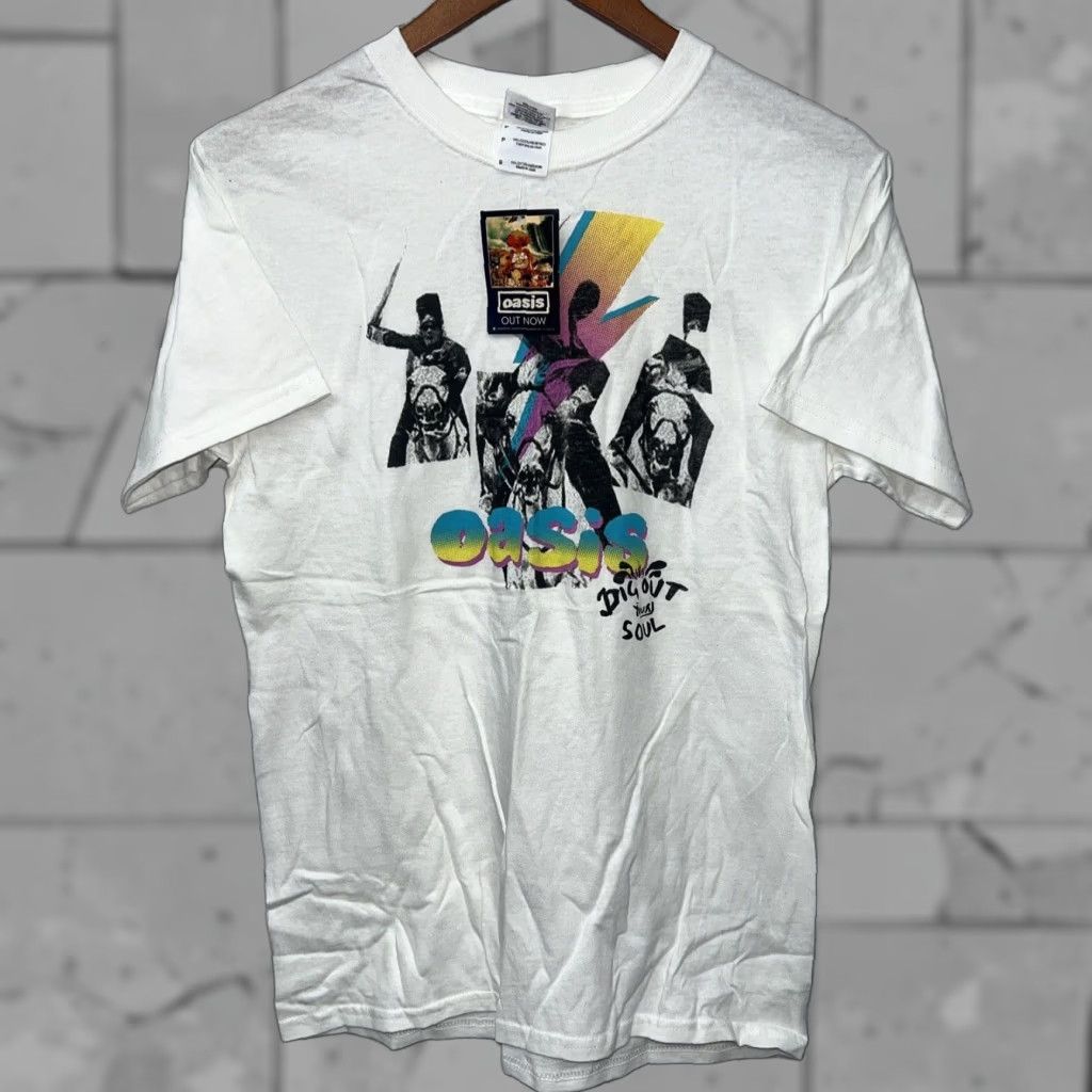 Vintage VINTAGE Oasis T-Shirt Men Small White Cotton Casual Shirt Size US S / EU 44-46 / 1 - 1 Thumbnail