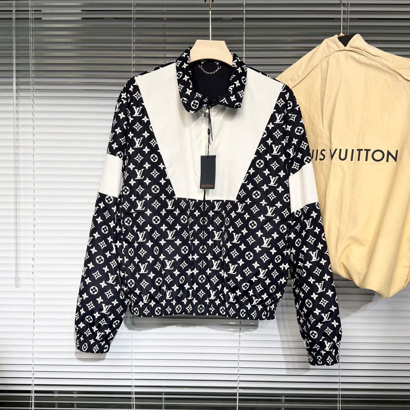 Louis Vuitton Louis Vuitton Monogram Windbreaker Jacket Size US M / EU 48-50 / 2 - 1 Thumbnail
