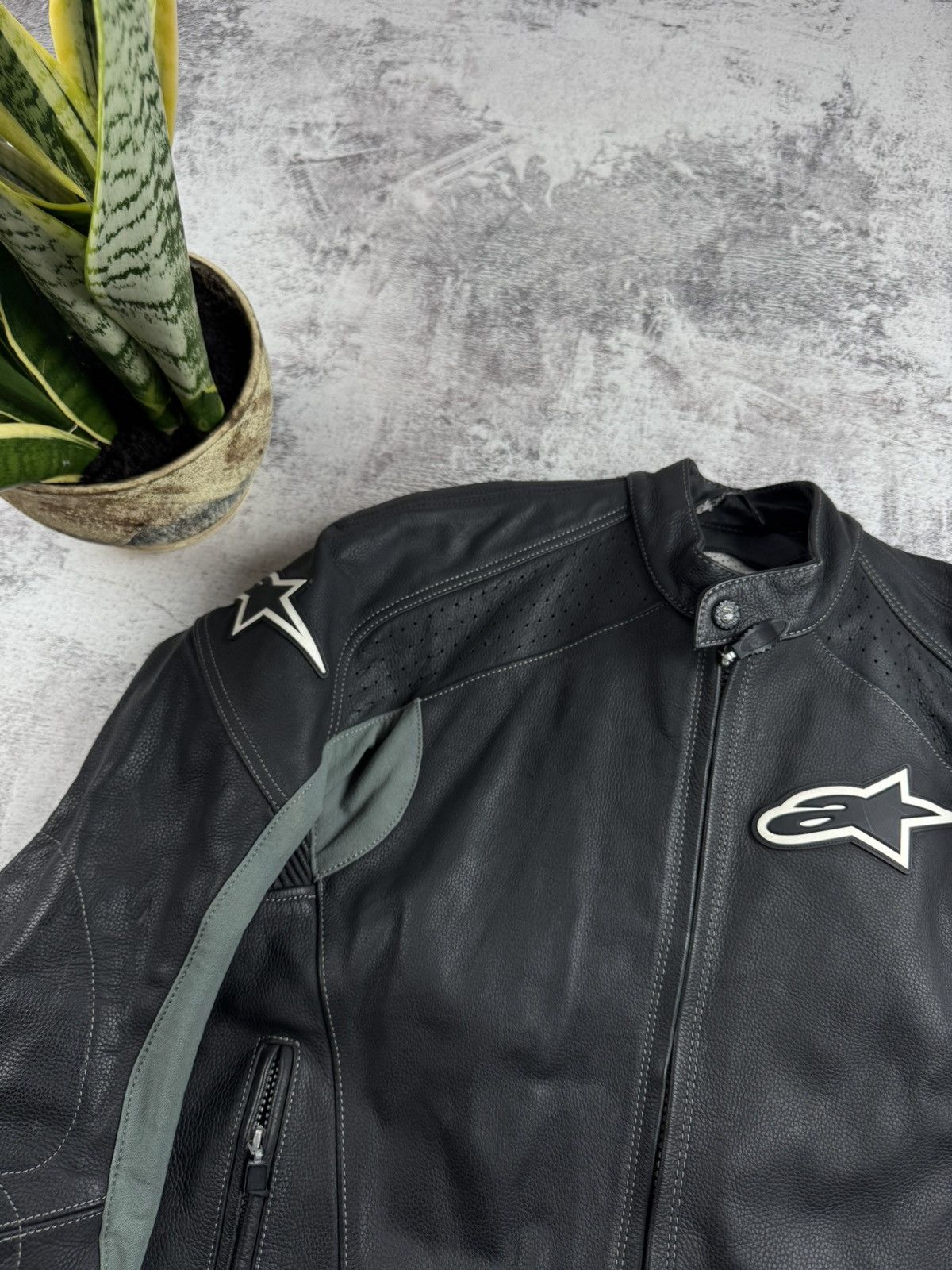 Alpinestars Alpinestars USA 40 EU 50 Men’s Black Motorcycle Racing Leather Zip Jacket Bomber Size US L / EU 52-54 / 3 - 6 Thumbnail