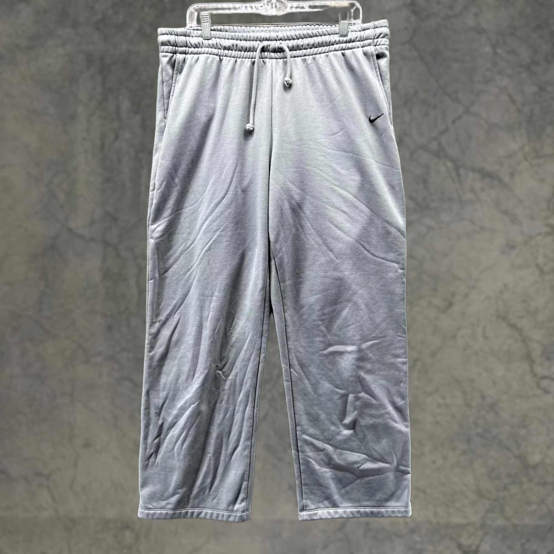 Nike Nike Sweatpants Men XL Gray Dri-Fit Knit with Pockets Size US 36 / EU 52 - 1 Thumbnail
