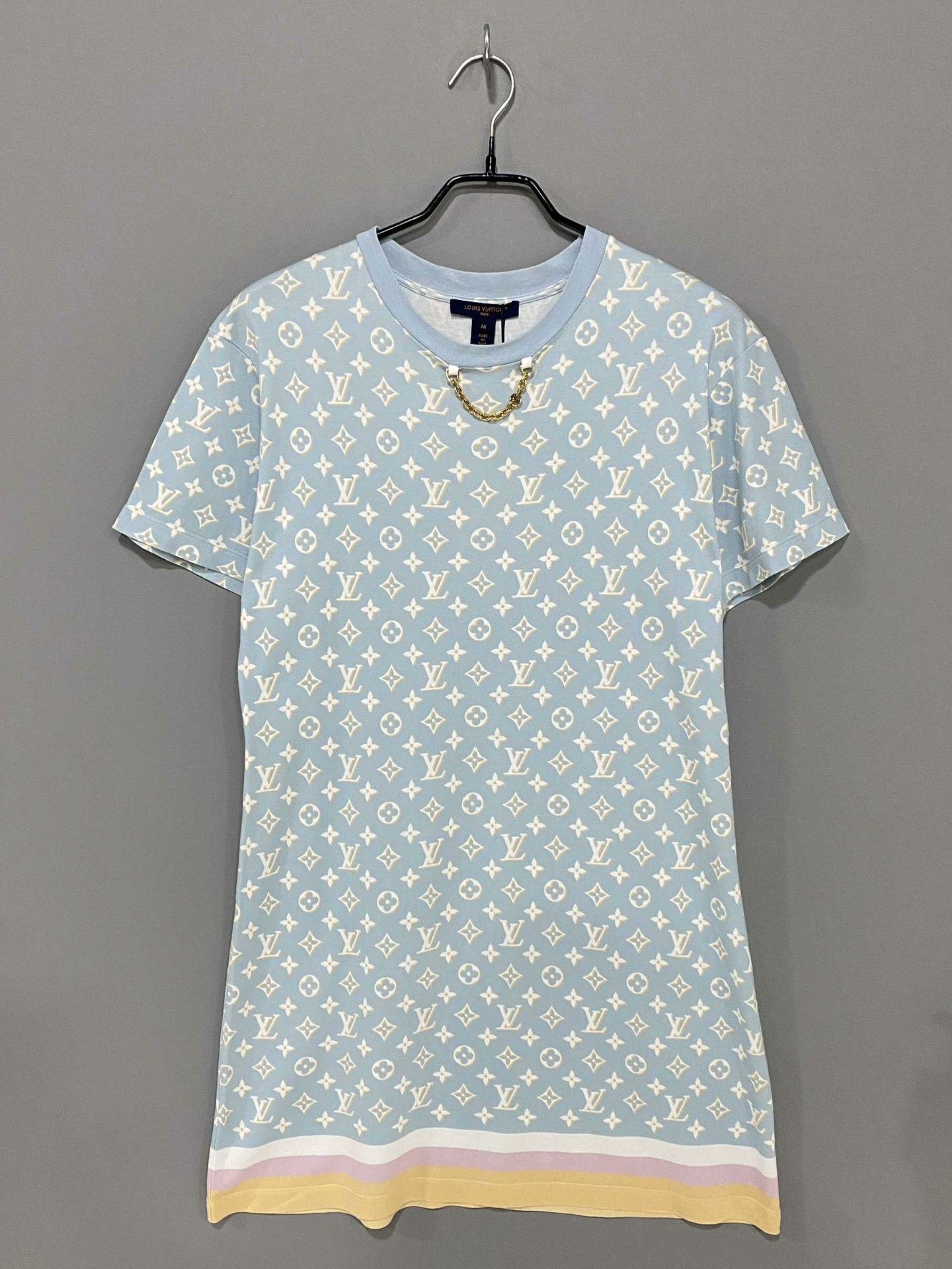 Louis Vuitton Louis Vuitton T-Shirt M Women Size M / US 6-8 / IT 42-44 - 1 Thumbnail