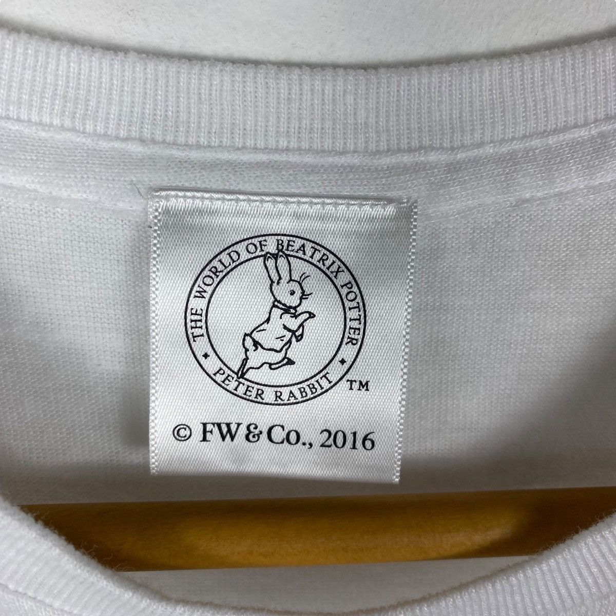 Japanese Brand THE PETER RABBIT Exhibition 2016 Graphic Tee Shirt Medium Size US M / EU 48-50 / 2 - 5 Thumbnail