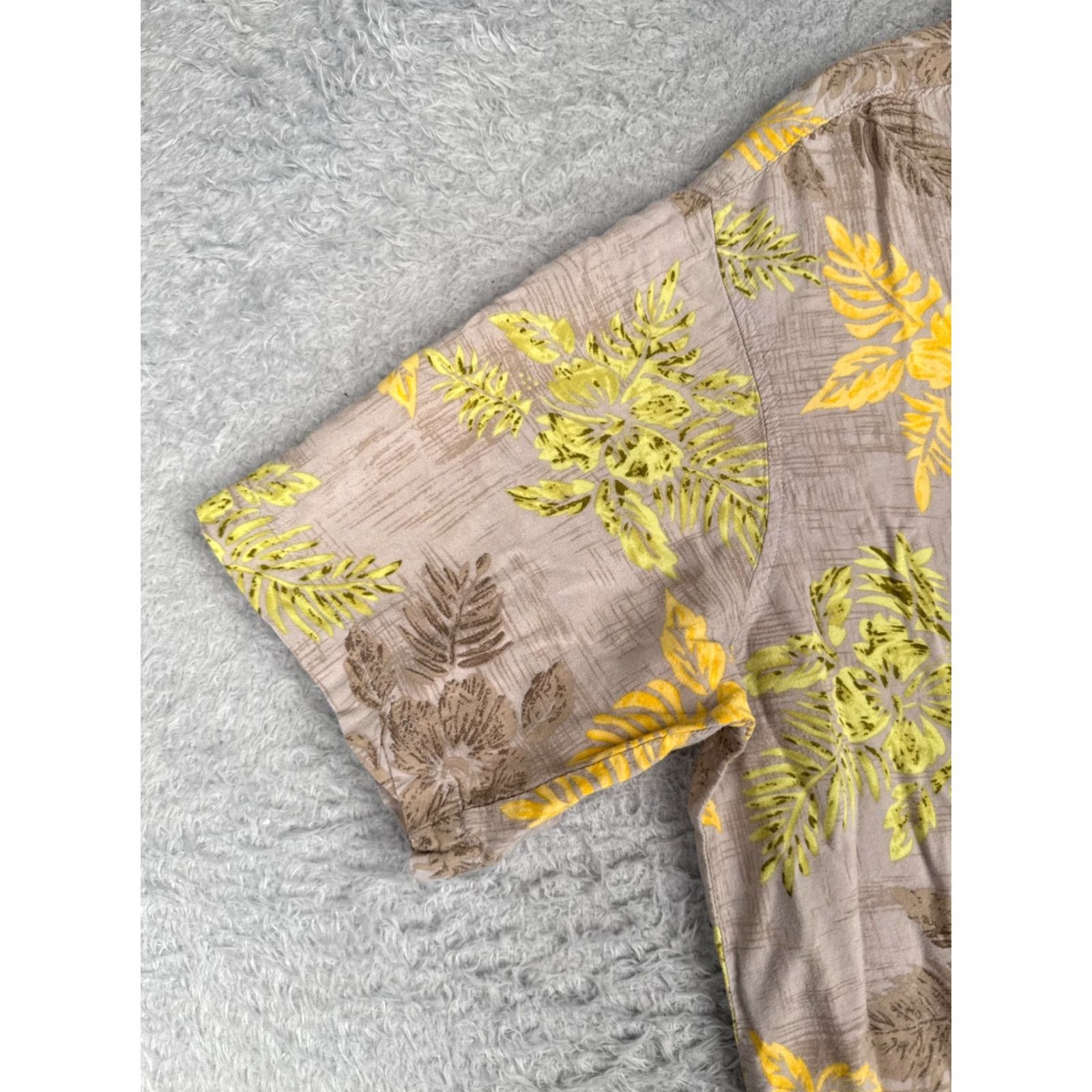 Vintage VINTAGE Knightsbridge Shirt Adult Large Gray Yellow Floral 100% Rayon Hawaiian Pocket Size US L / EU 52-54 / 3 - 3 Thumbnail