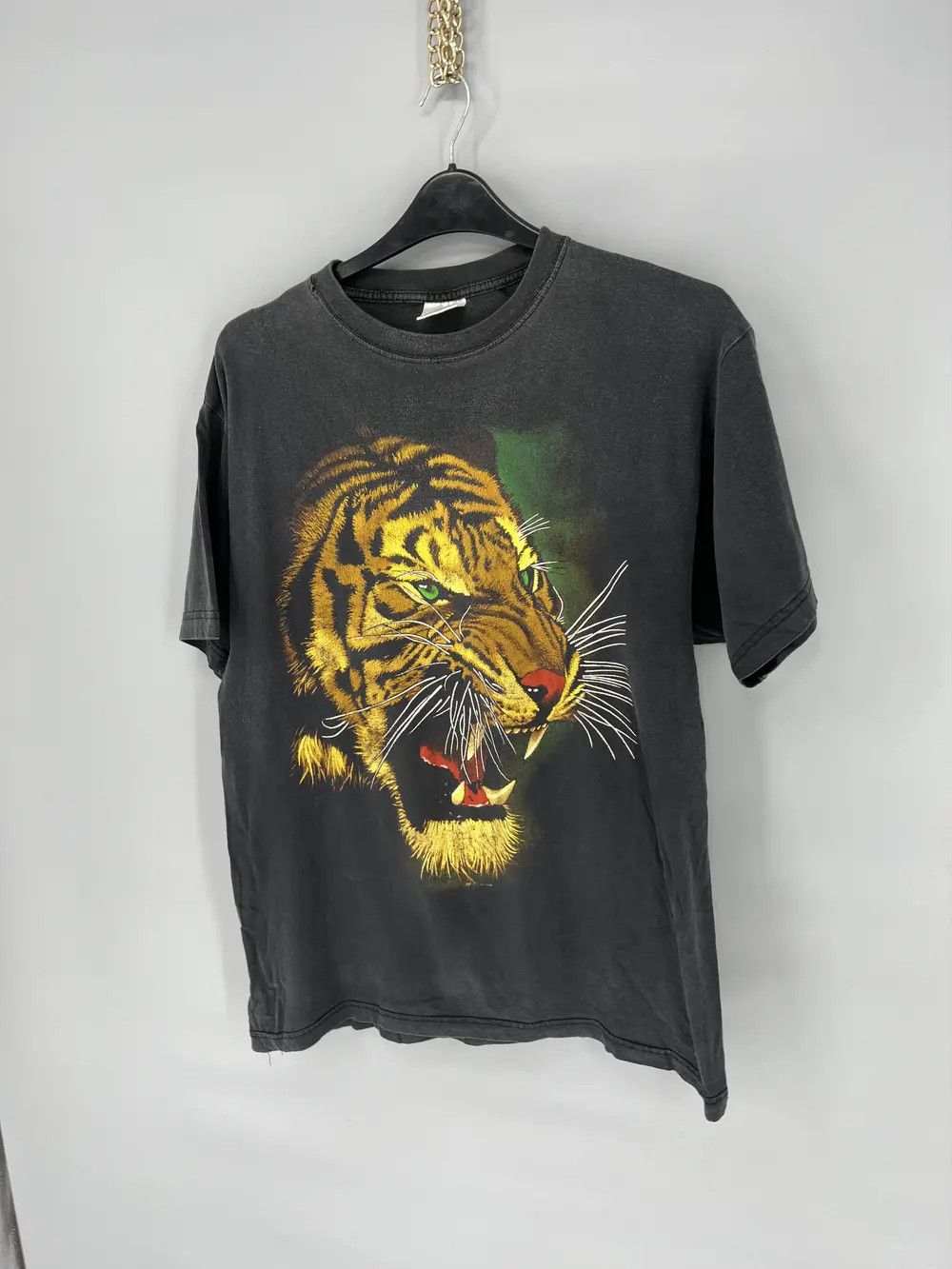 Vintage Vintage 90s Tiger Face Boxy Fit Tee Zip It London Size US L / EU 52-54 / 3 - 3 Thumbnail