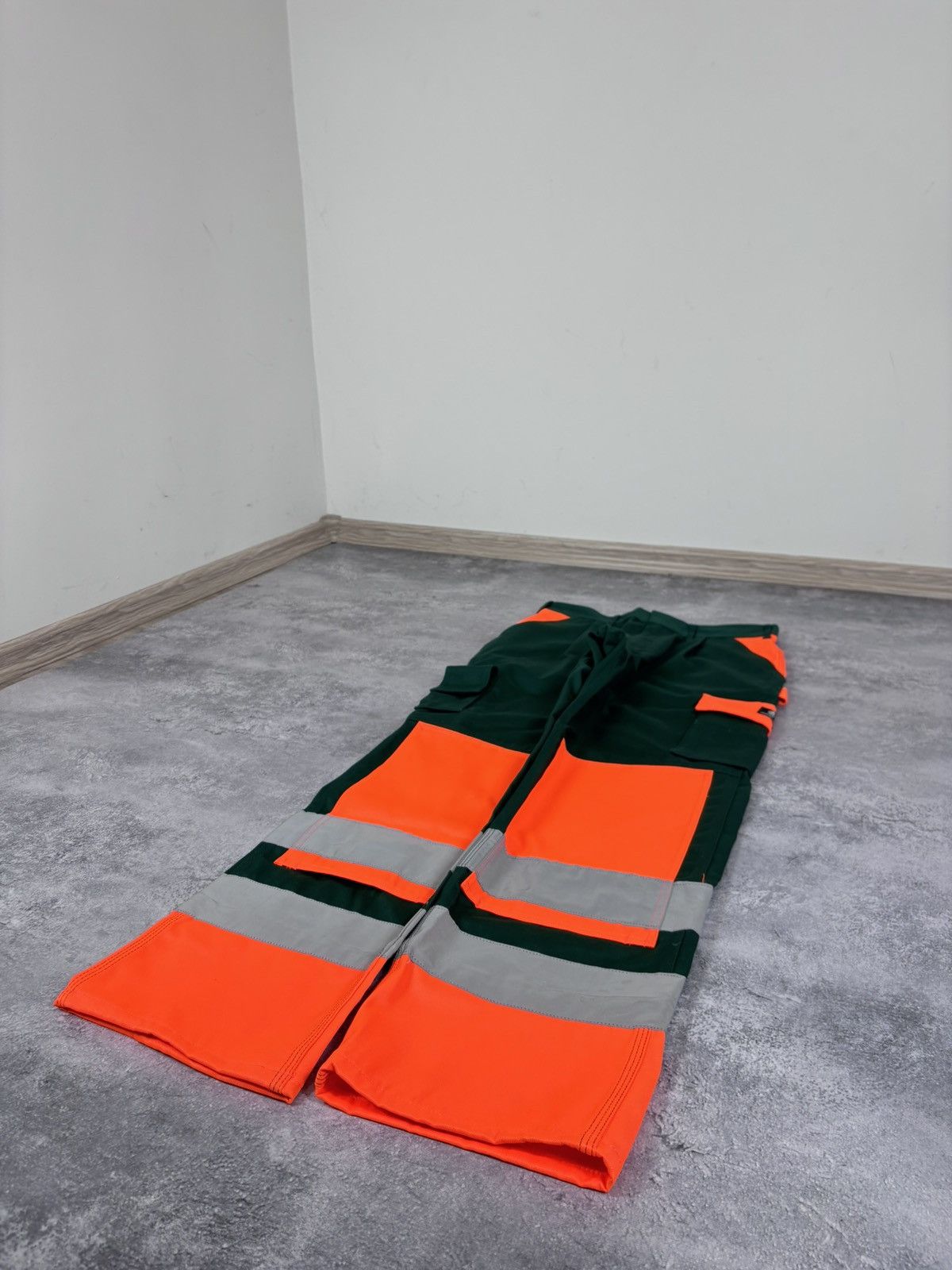 Other Mascot Men’s NEW Reflective Green/Orange Safety Work Pants Size US 32 / EU 48 - 3 Thumbnail