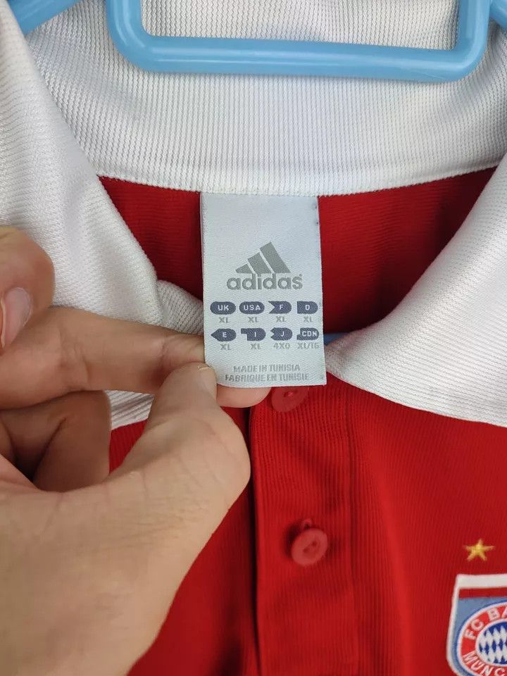 Vintage Vintage Bayern Munich 2005 - 2006 Home FOOTBALL Kit SHIRT Size US XL / EU 56 / 4 - 6 Thumbnail