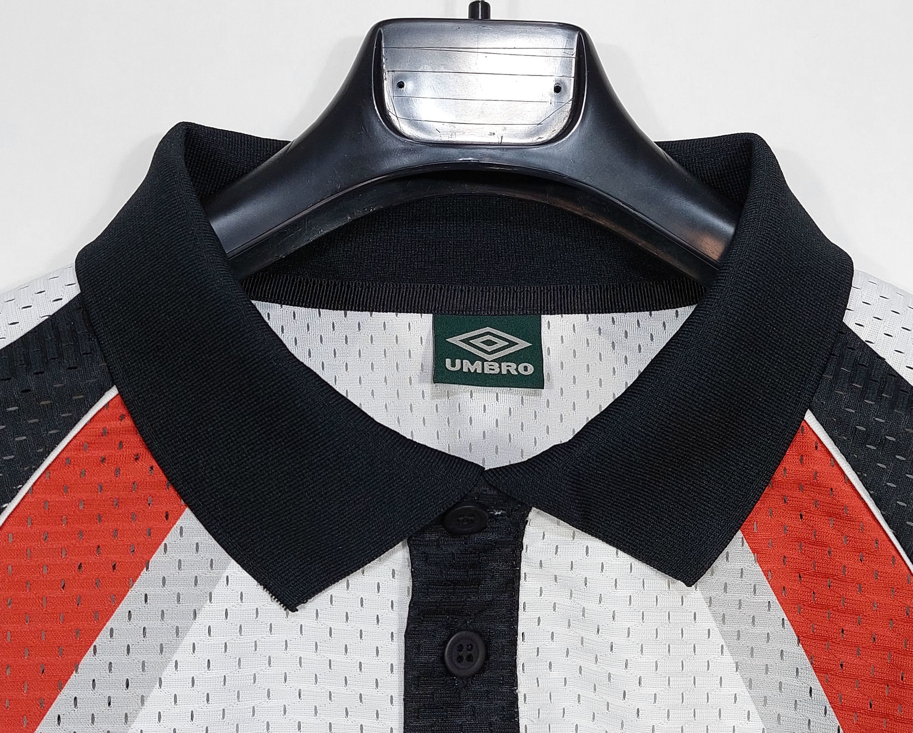 Umbro 'lazy' mesh polyester SS polo shirt - white L Size US L / EU 52-54 / 3 - 2 Thumbnail