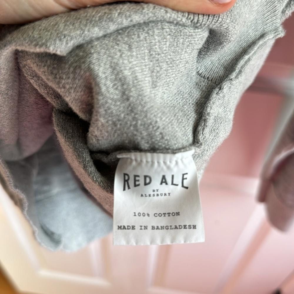 Designer Red ale grey v neck sweater Size US M / EU 48-50 / 2 - 6 Thumbnail