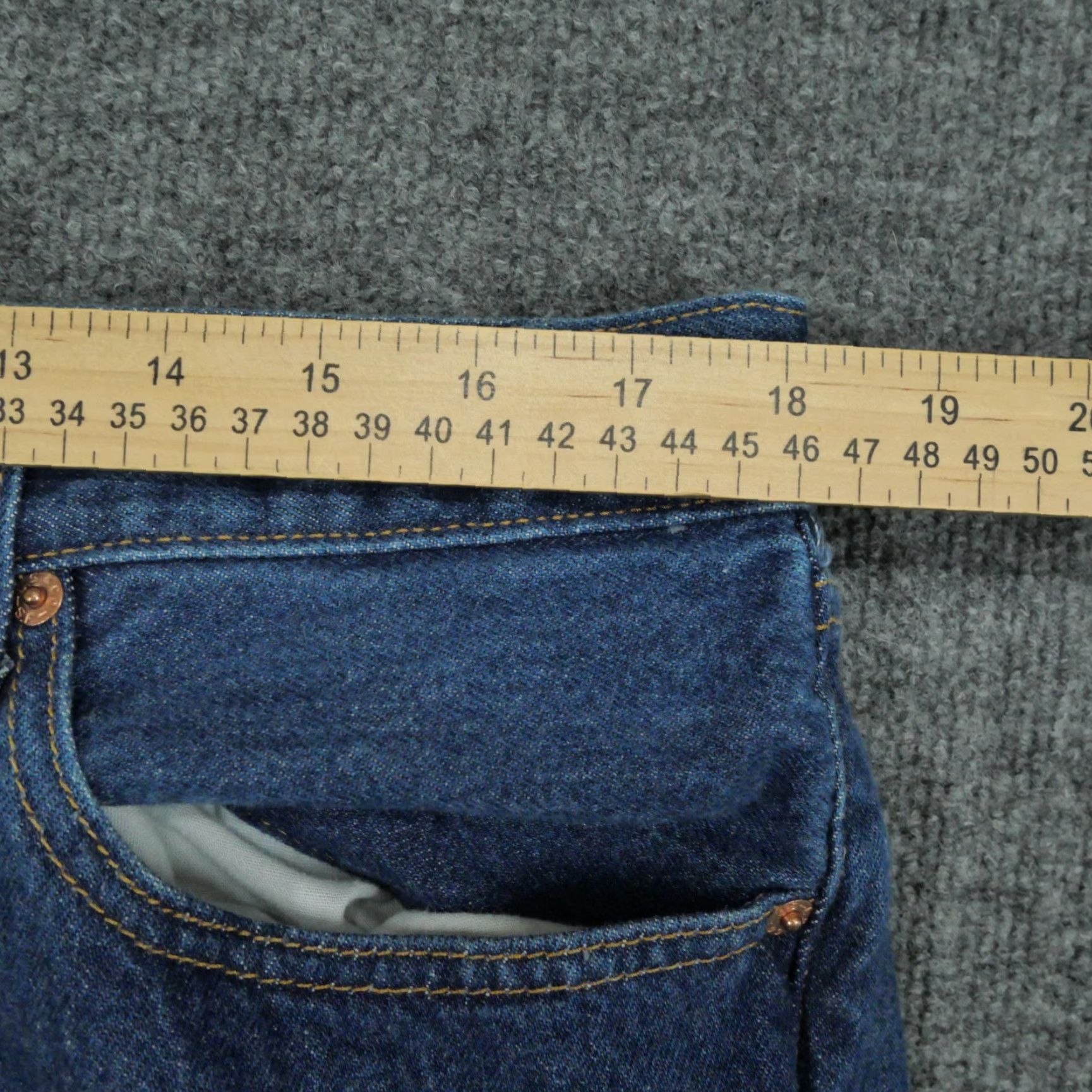 Levi's VINTAGE Levi's 501 Jeans Mens 38x32 Blue Button Fly Pants Y2K Size US 34 / EU 50 - 7 Thumbnail