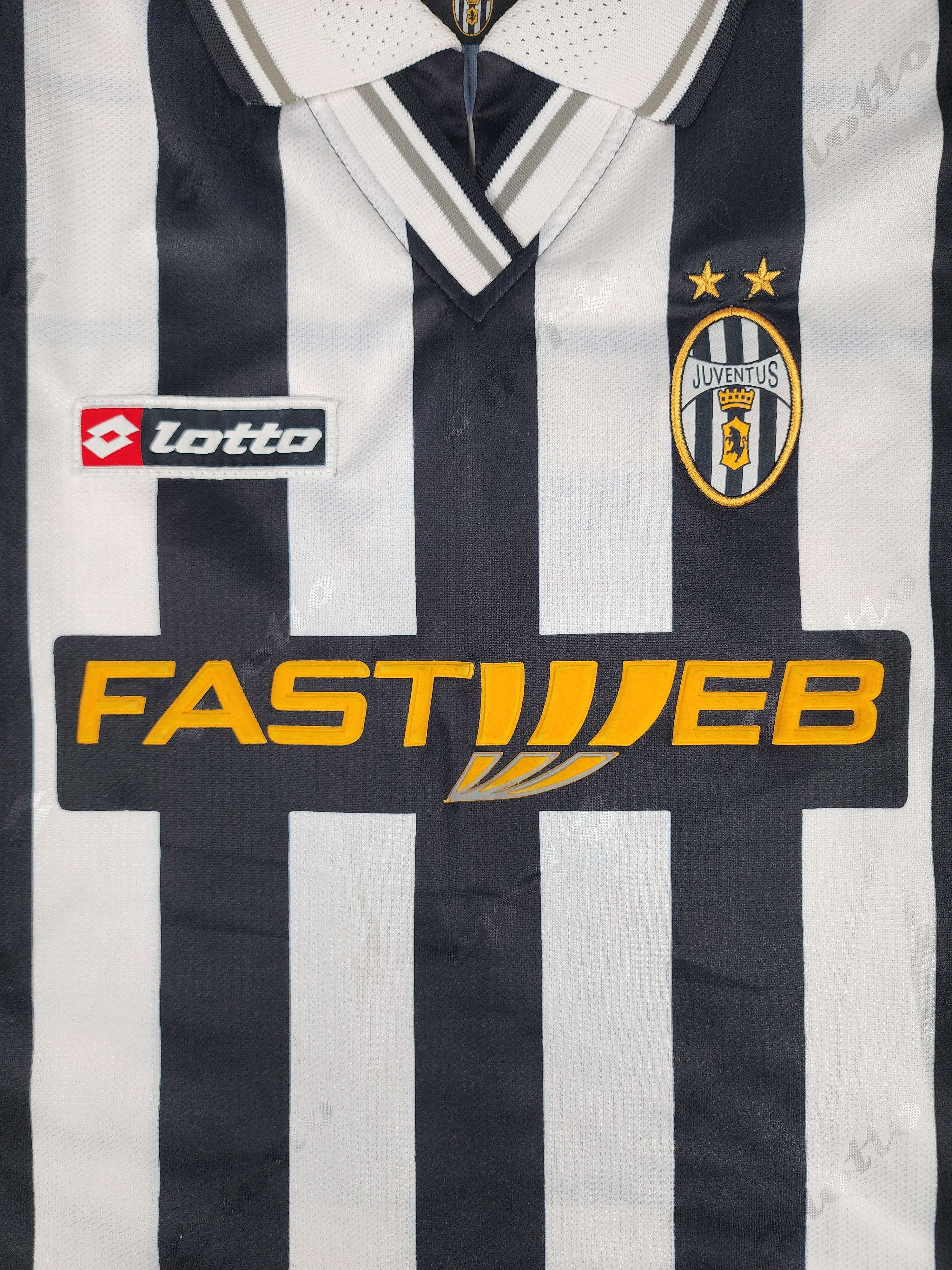 Lotto Sport Vintage Y2K Juventus F.C. 2001 Home jersey Size US M / EU 48-50 / 2 - 4 Thumbnail