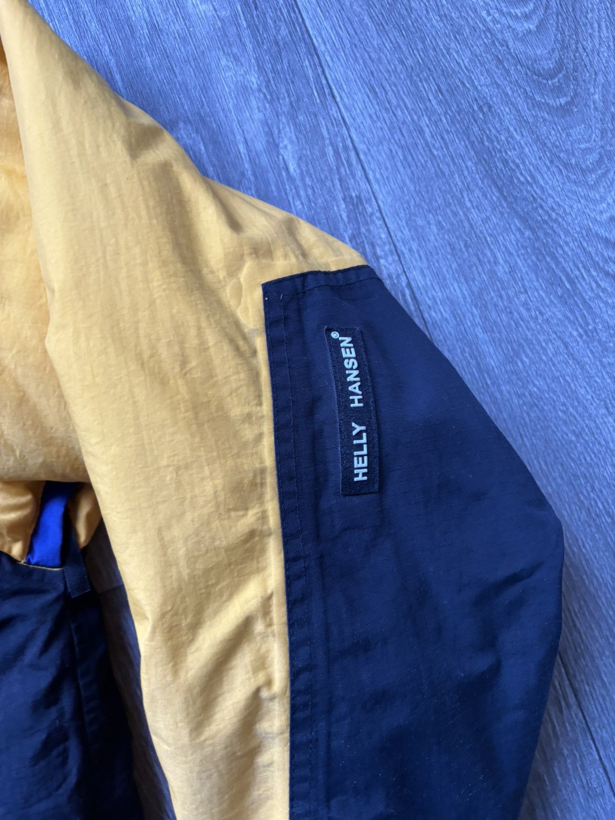 Helly Hansen Vintage Helly Hansen Helly Tech Thinsulate Liteloft Jacket Size US L / EU 52-54 / 3 - 6 Thumbnail